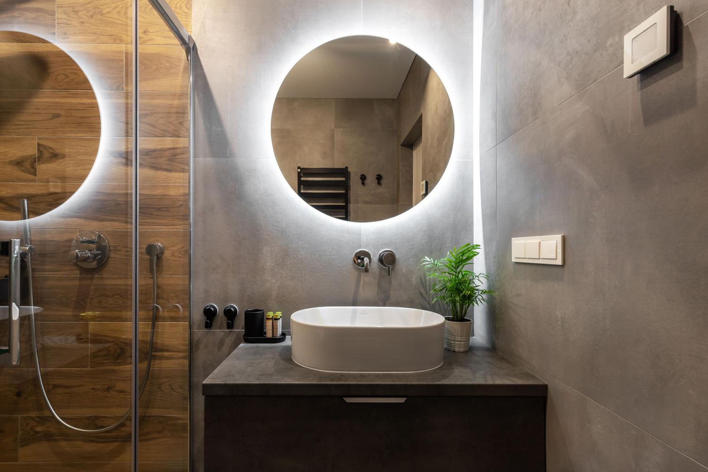 City Center Sanctuary Modern Business-Class Studio with Free Parking in the Heart of Vilnius