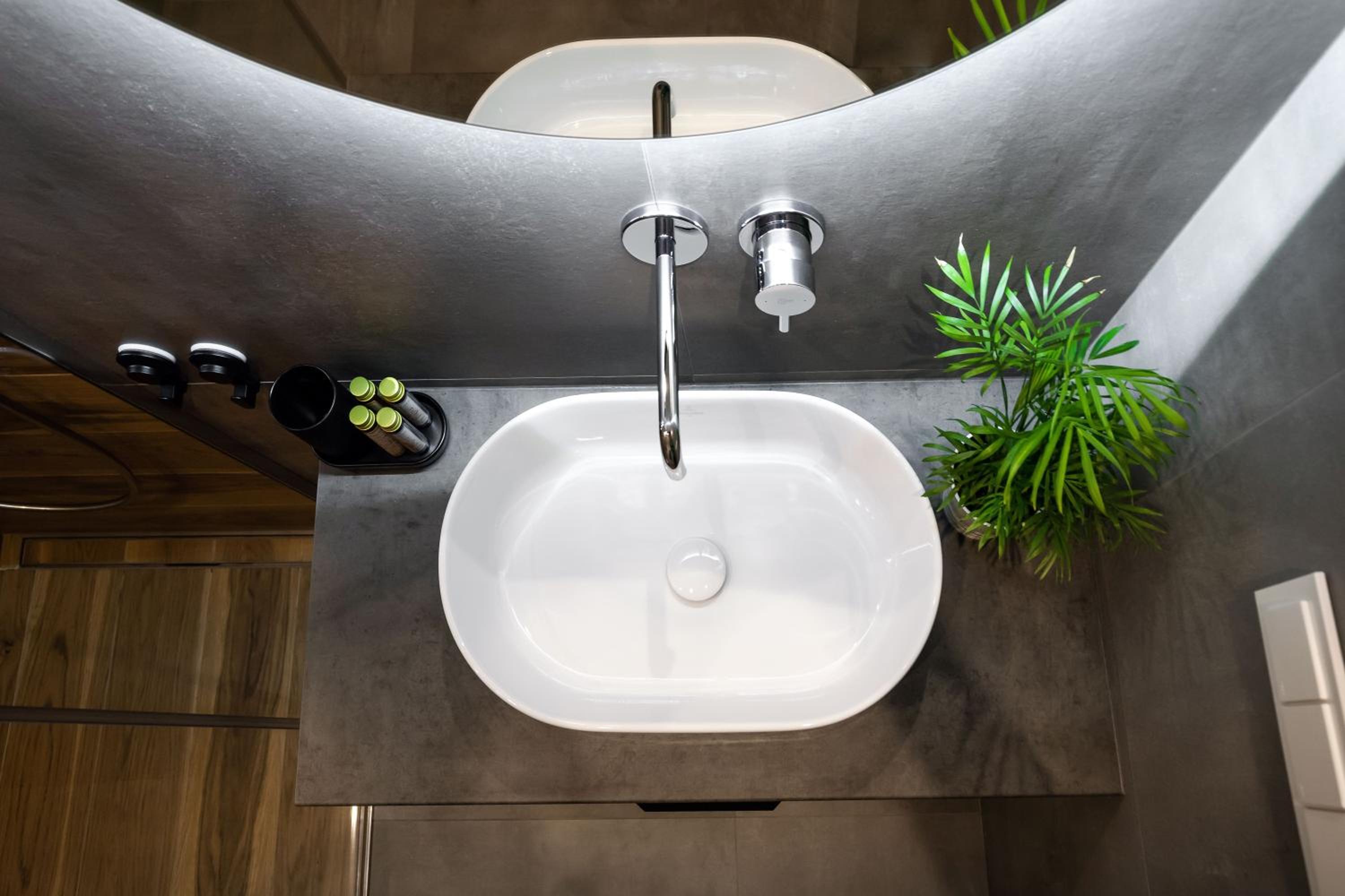 City Center Sanctuary Modern Business-Class Studio with Free Parking in the Heart of Vilnius