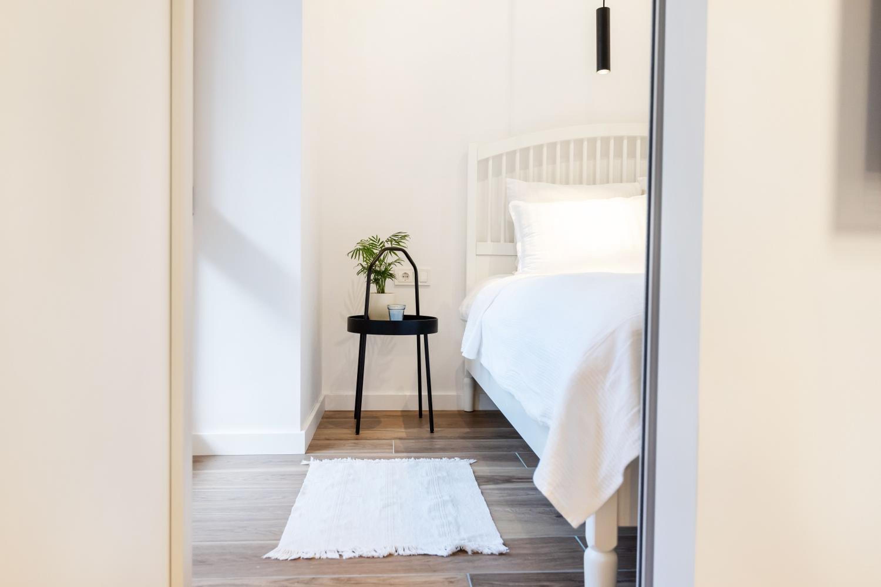 City Center Sanctuary Modern Business-Class Studio with Free Parking in the Heart of Vilnius