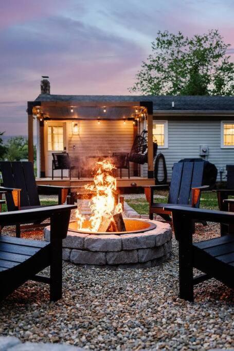 Sidney Springs Cottage view 3