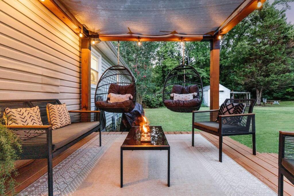 Sidney Springs Cottage view 2