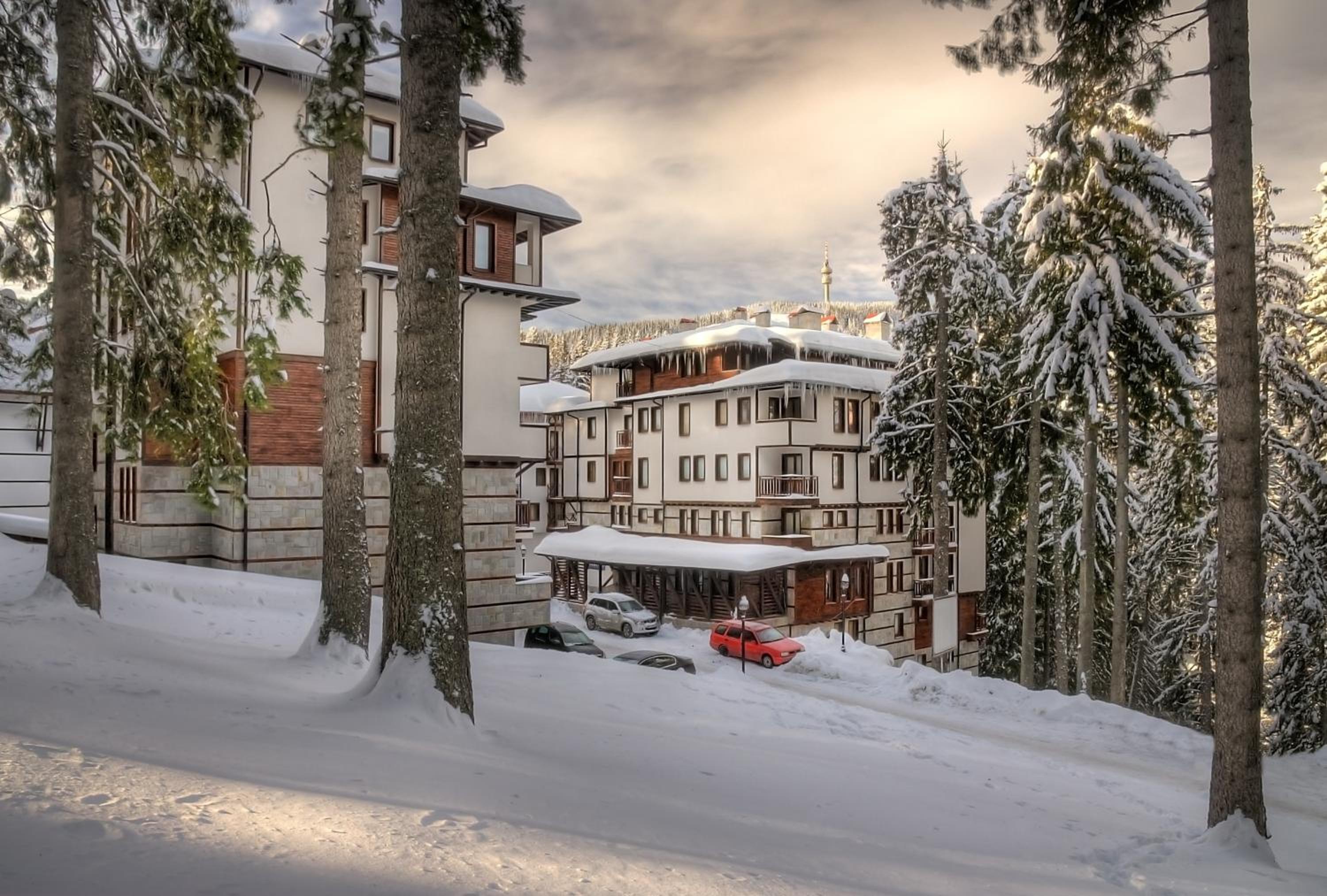 Hotel Green Life Family Apartments Pamporovo - Image 1