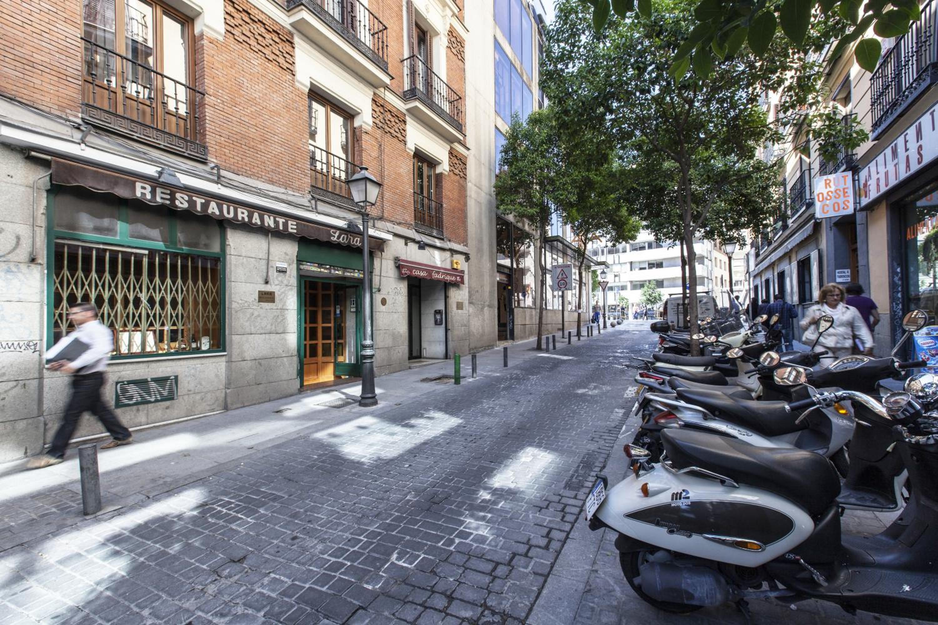 Apartamentos Day Madrid CALLAO II view 3