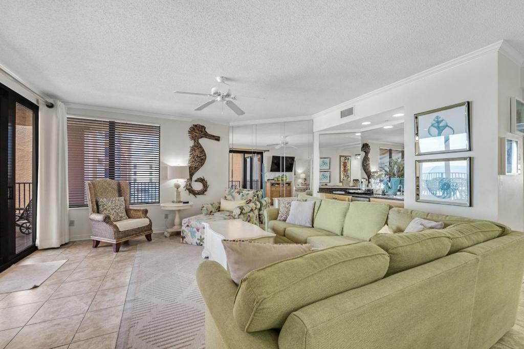 Four Seasons Unit 704E