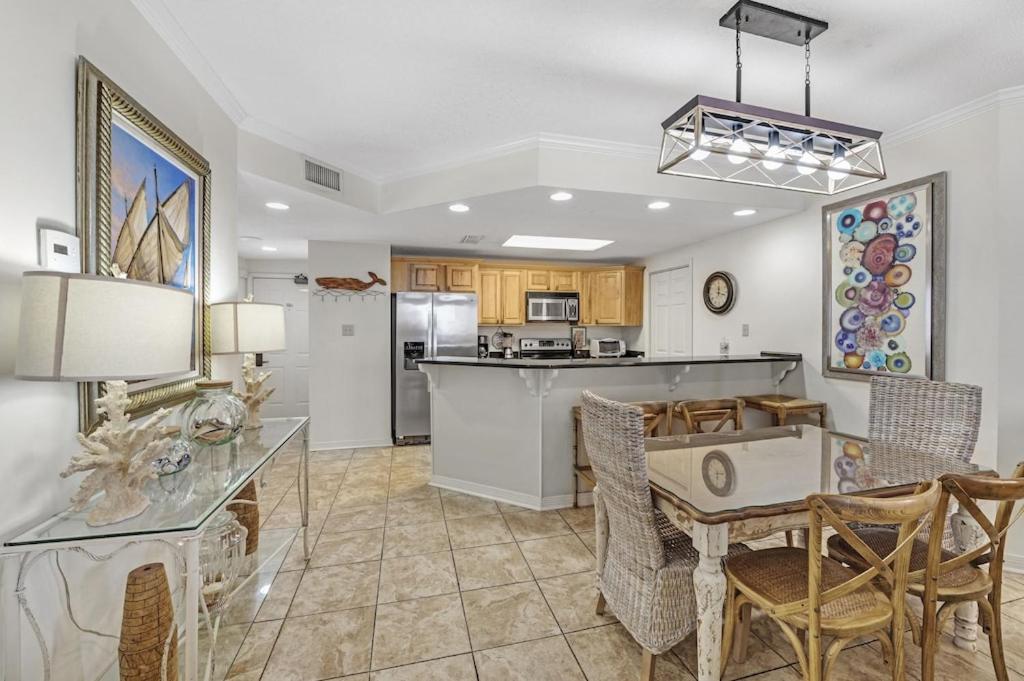 Four Seasons Unit 704E