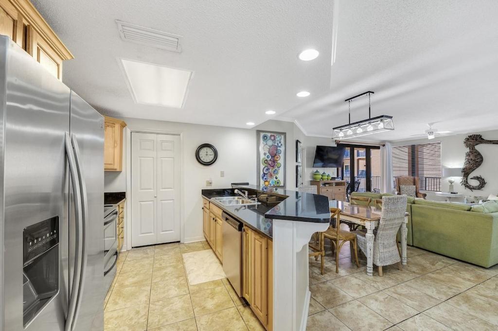 Four Seasons Unit 704E