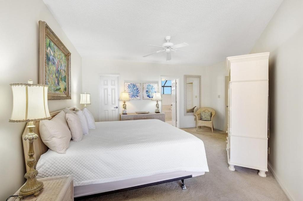 Four Seasons Unit 704E