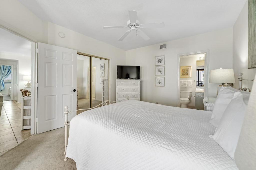 Four Seasons Unit 704E