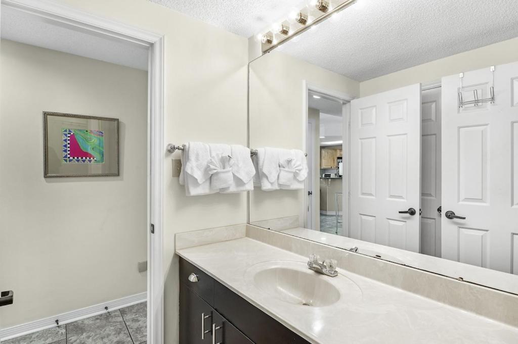 Four Seasons Unit 704E