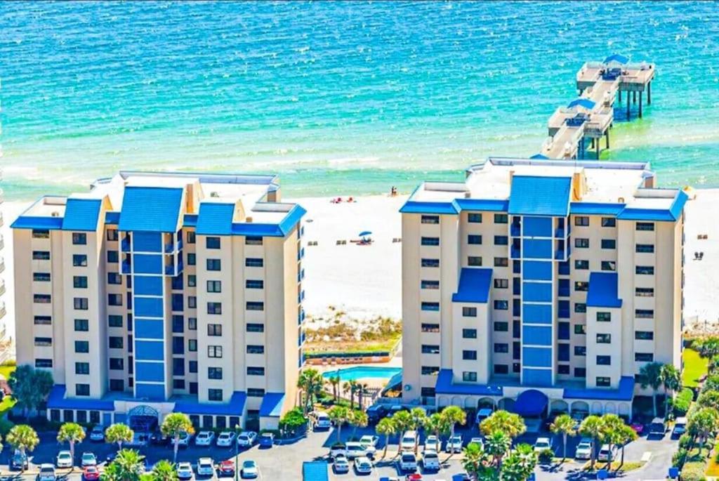 Four Seasons Unit 704E