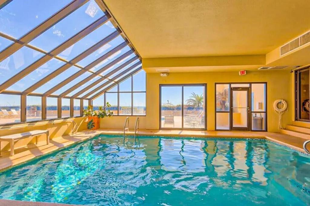 Four Seasons Unit 704E