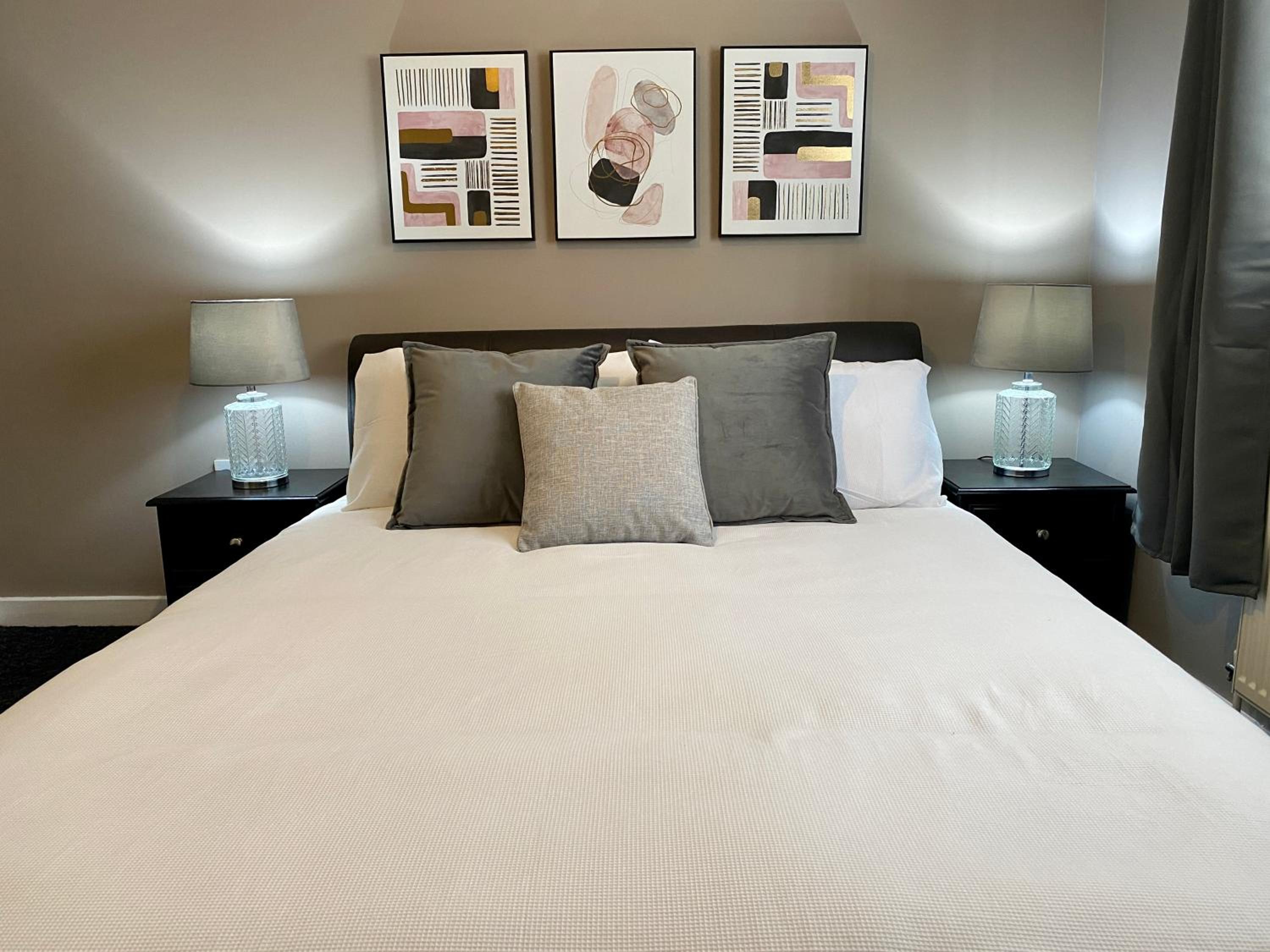 Pendle House - Apartment 3 view 2