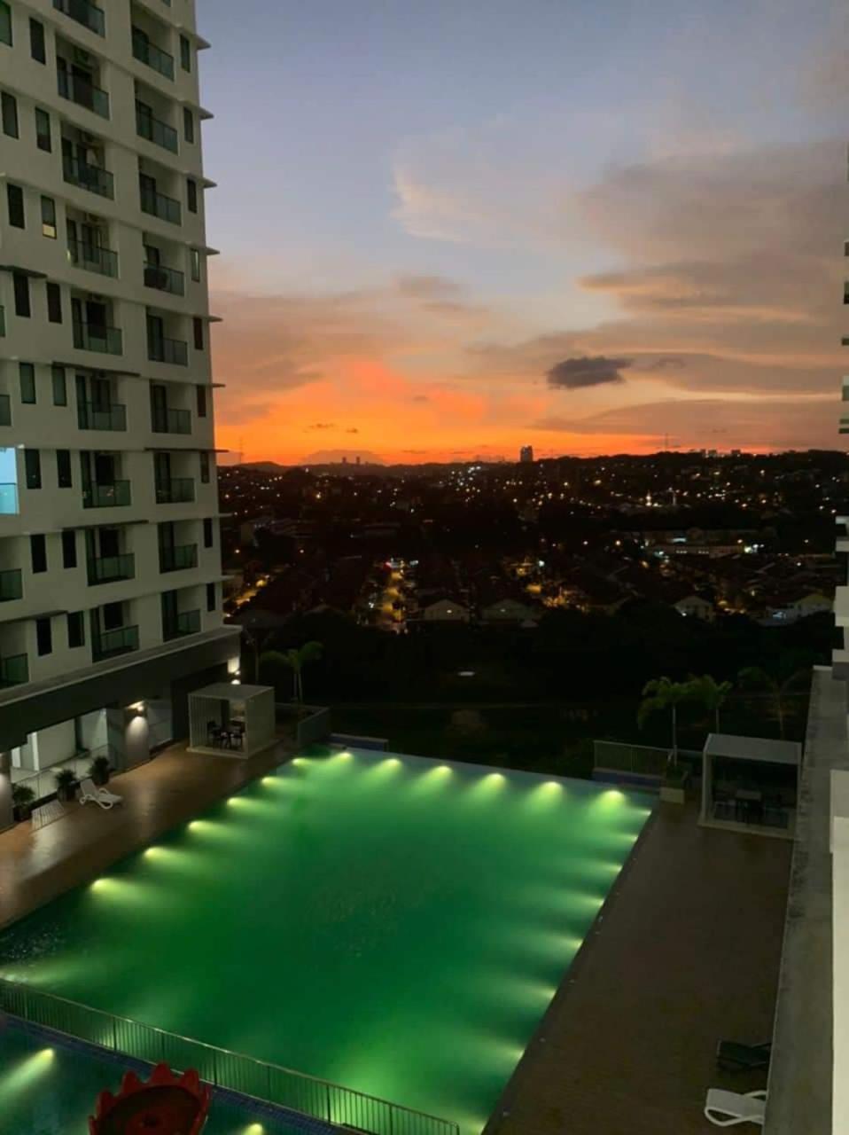 Lovely Luxury 3 Br 2Bath @Vista Bangi photo 2