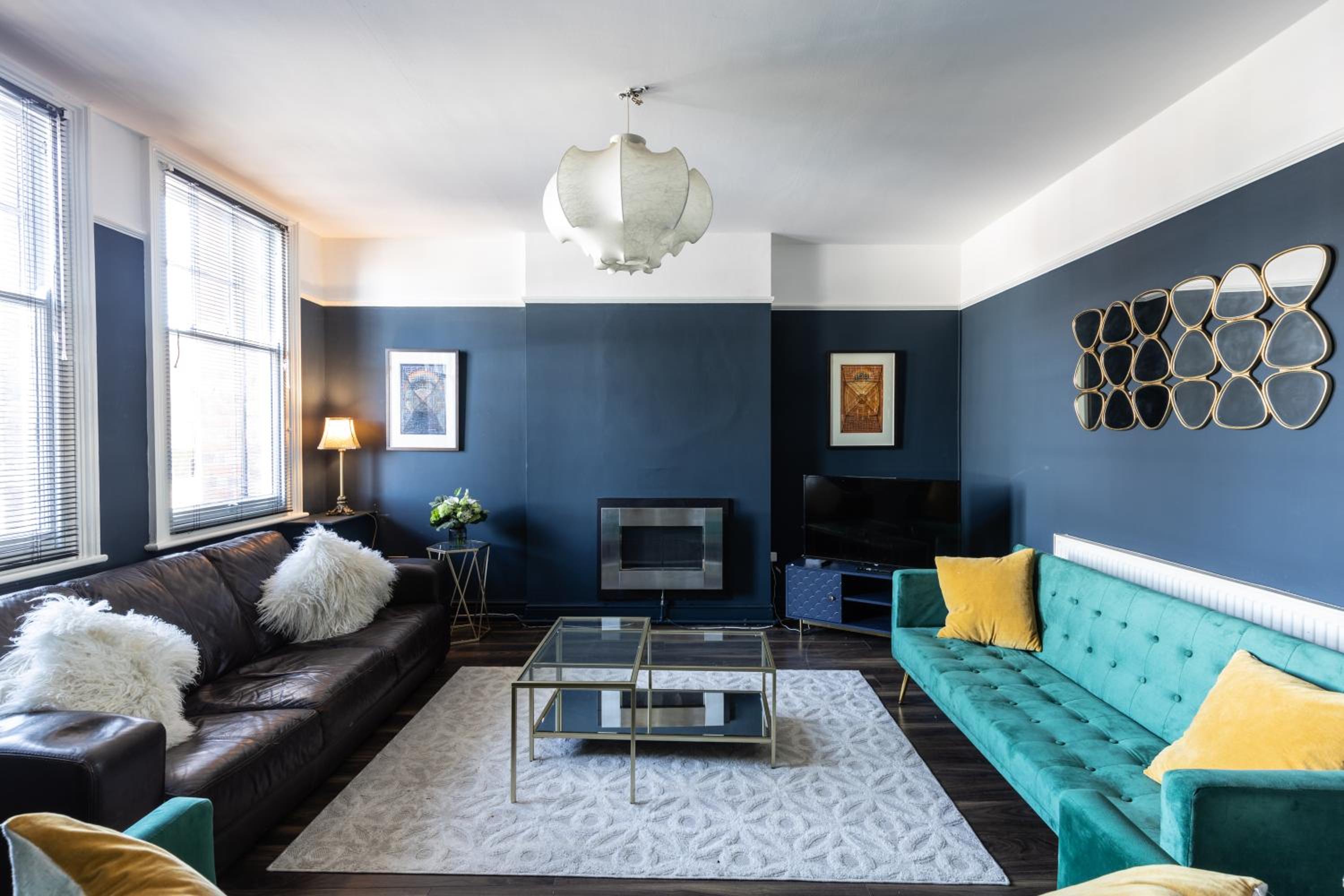 Boutique family apartment in celebrity village. view 2