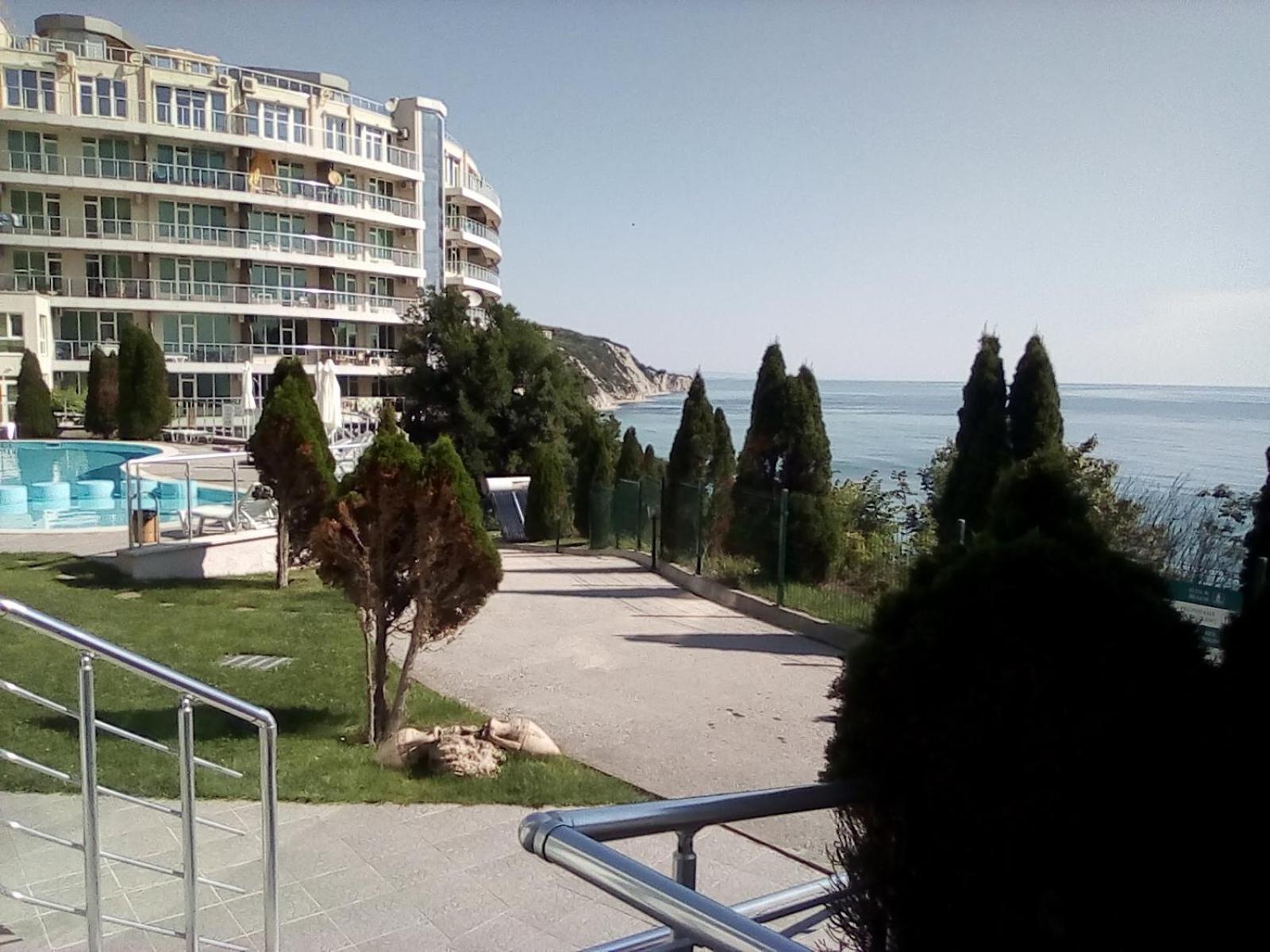 Silver Beach B16