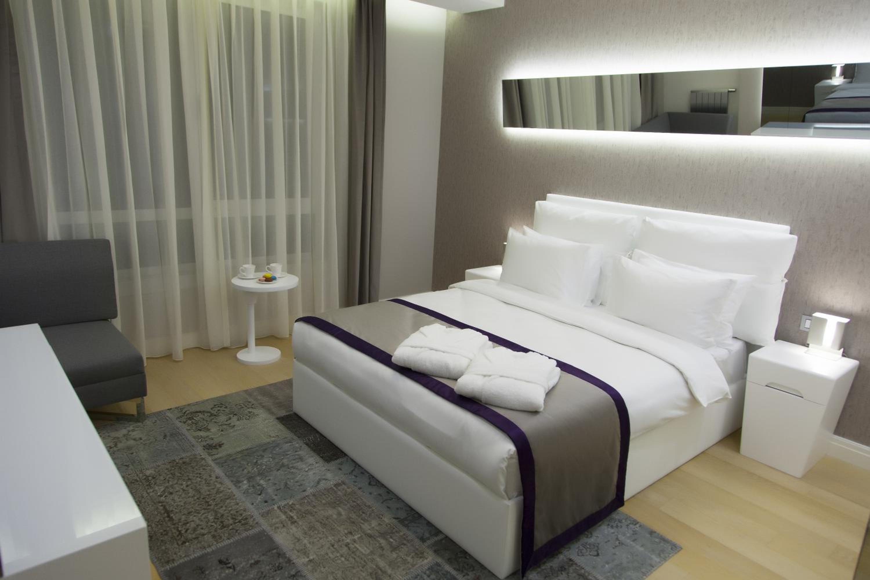 The Leos Residence - Image 15