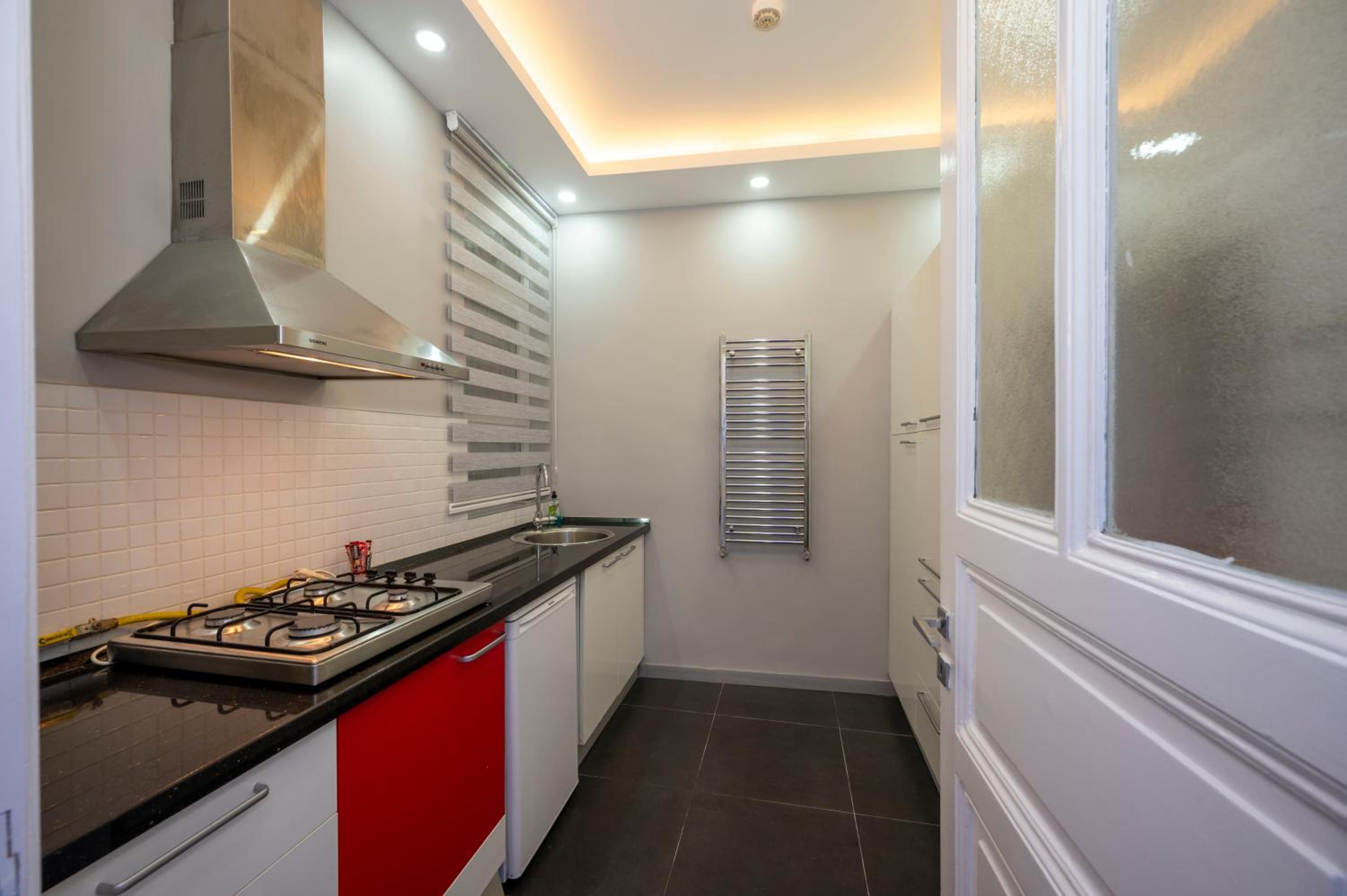 Hotel Next2 becomes Next2 Otel. - Image 27