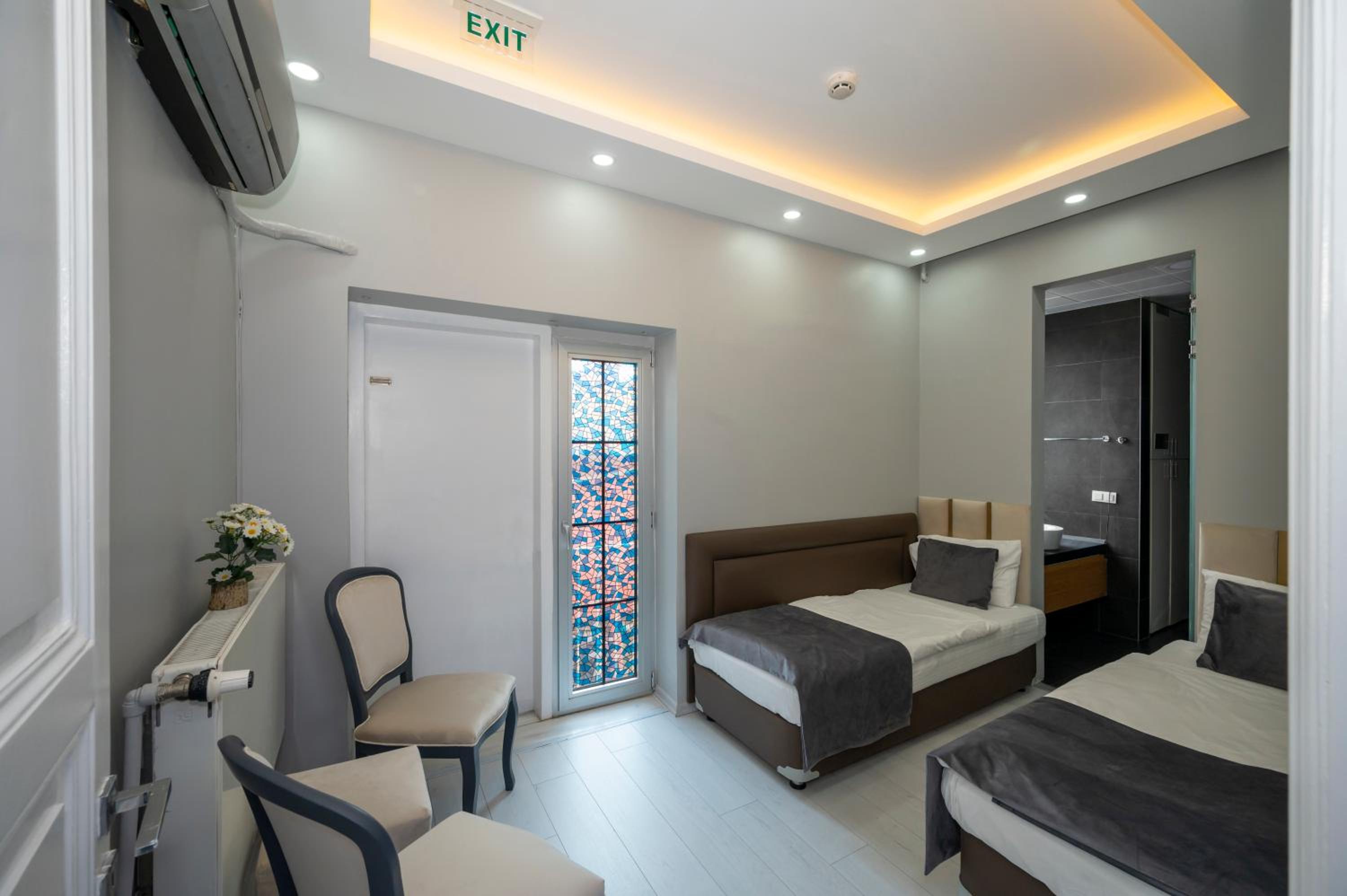 Hotel Next2 becomes Next2 Otel. - Image 25