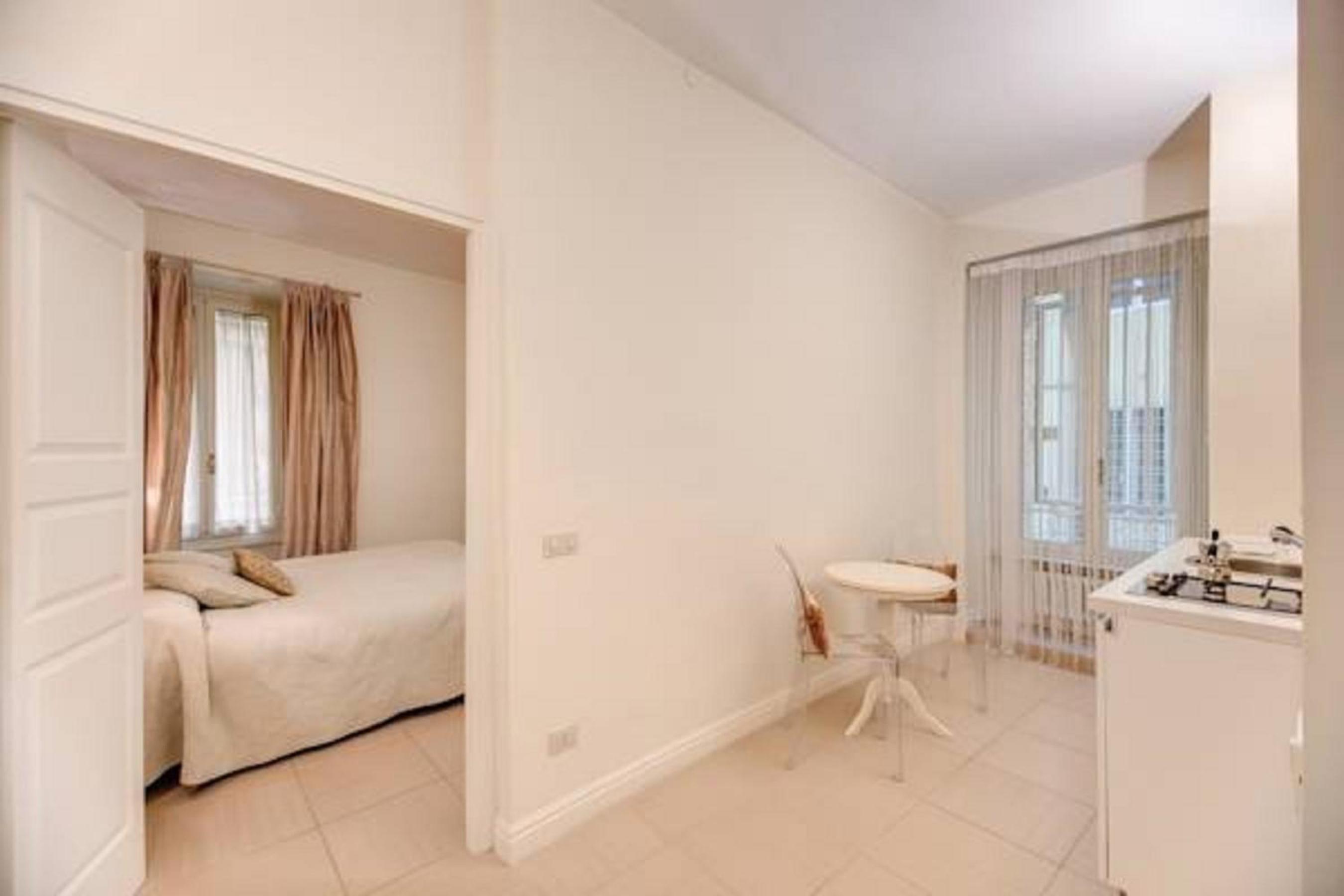 Elegant Flat Spanish steps