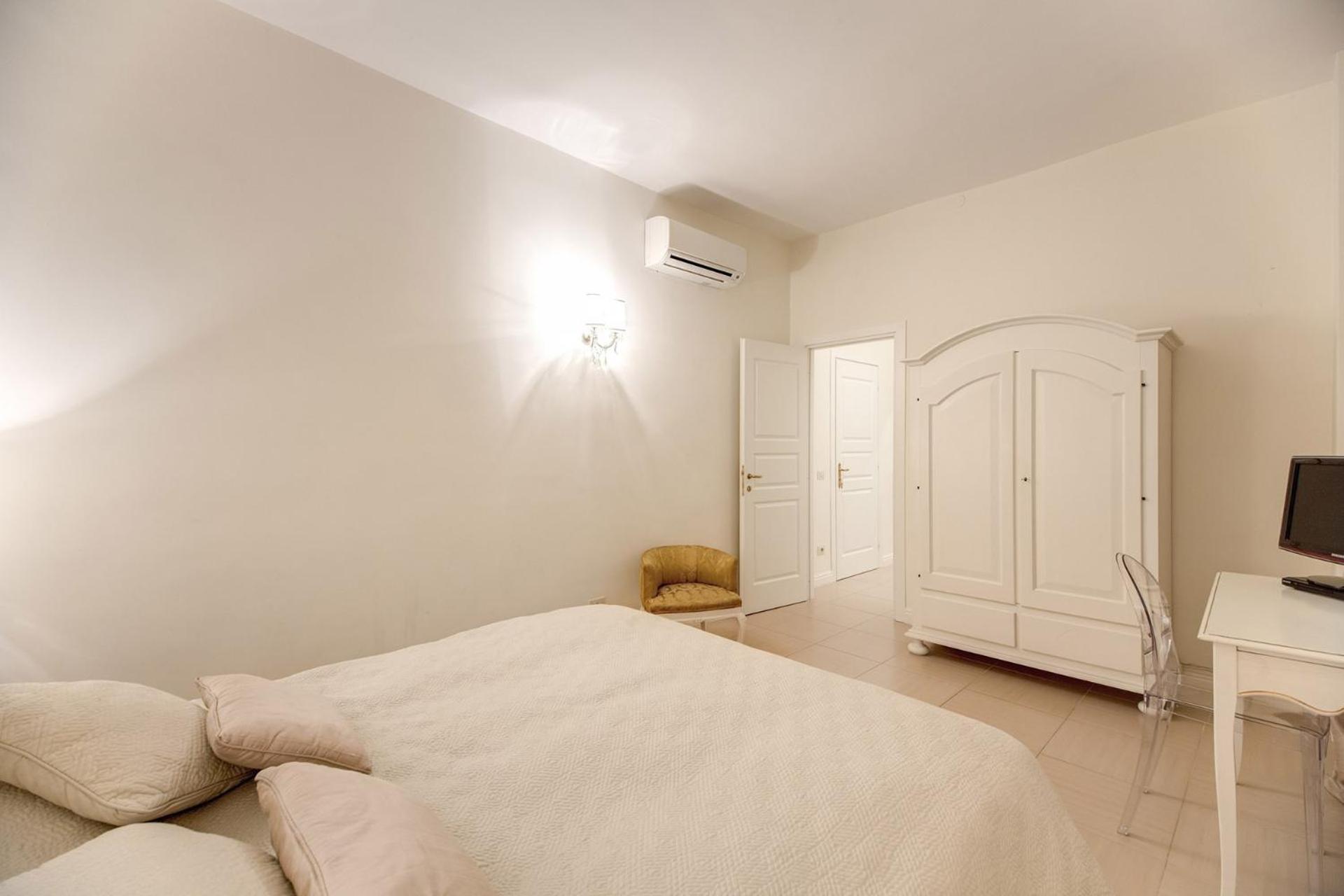 Elegant Flat Spanish steps