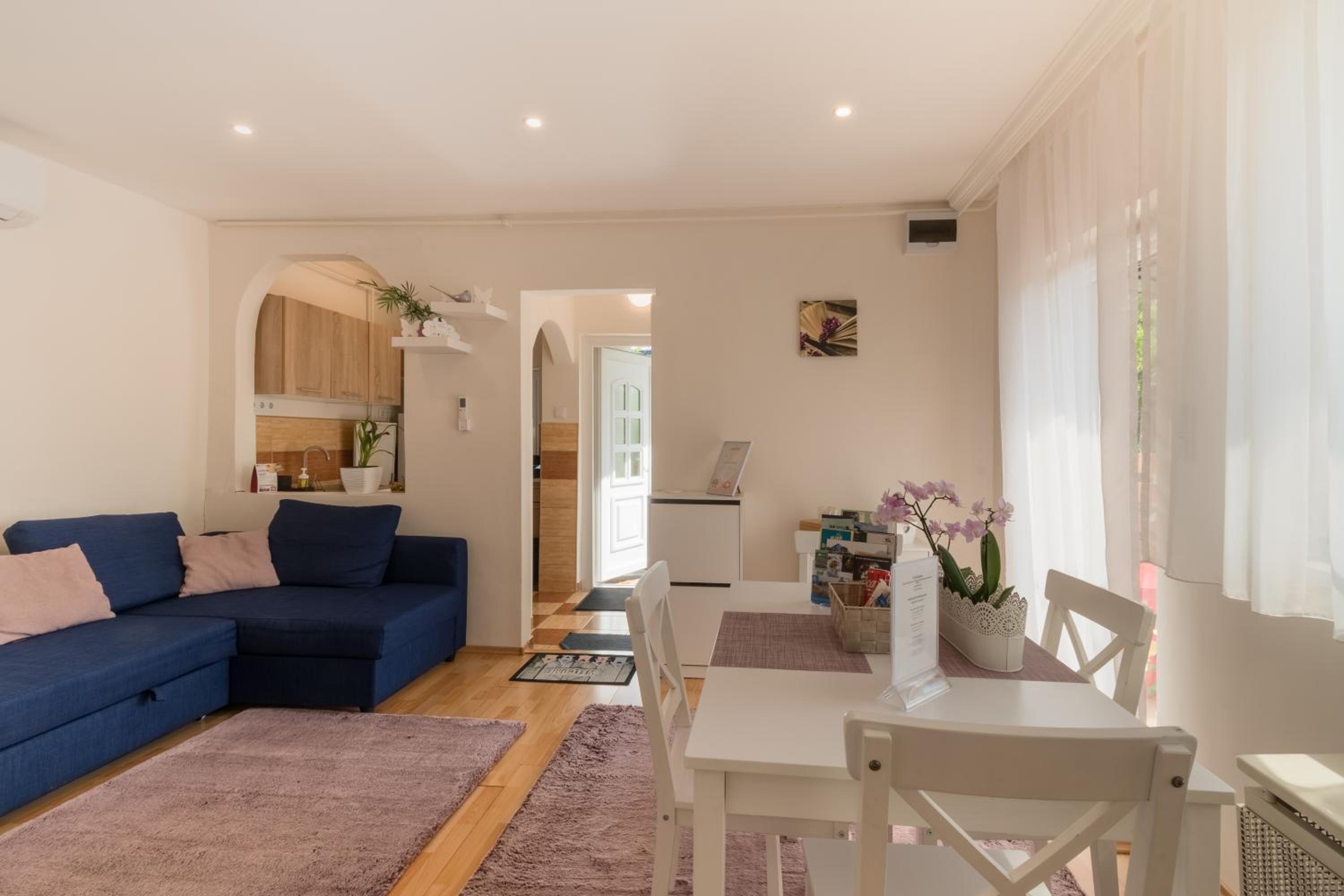 Lianne Apartman view 4
