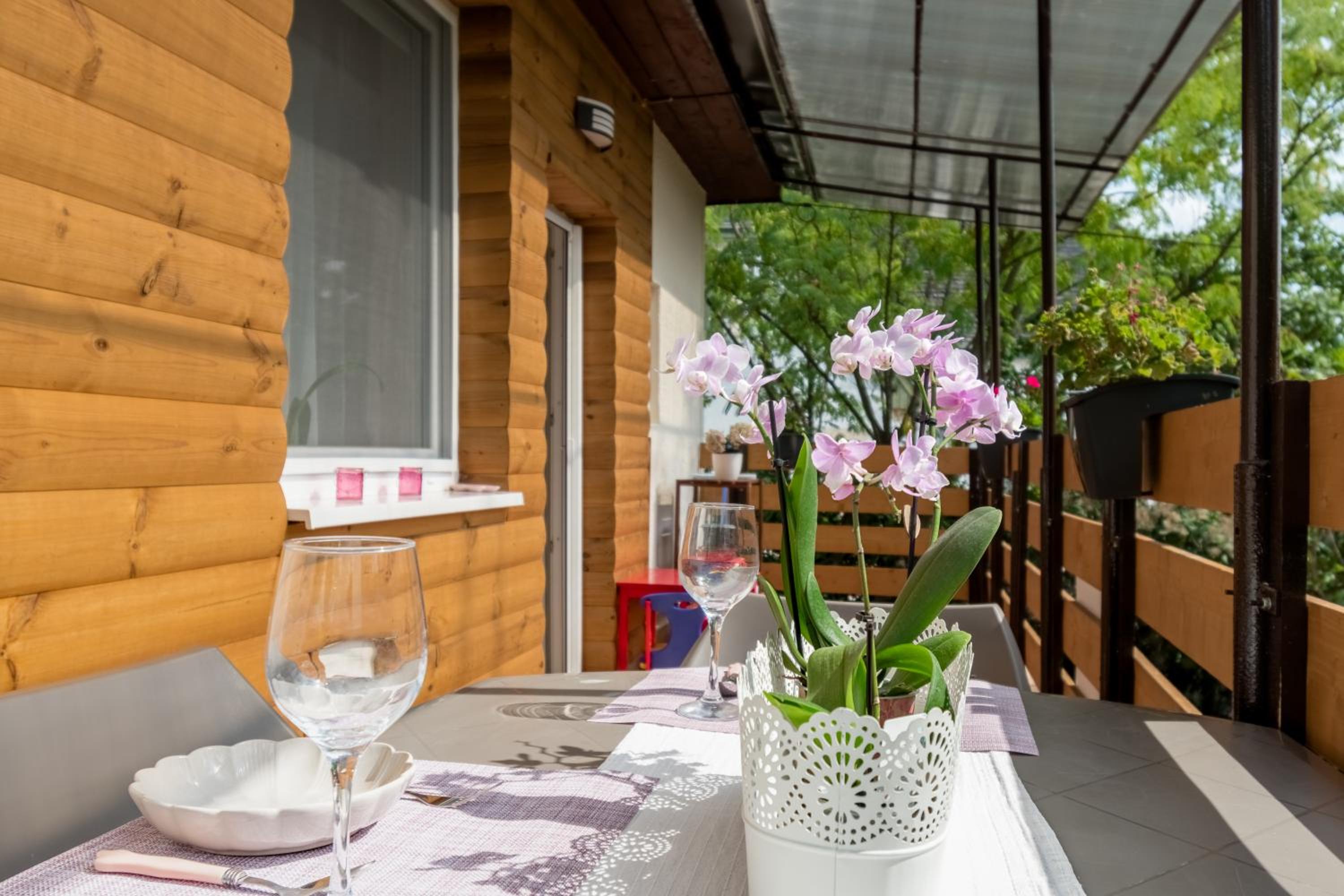 Lianne Apartman view 5