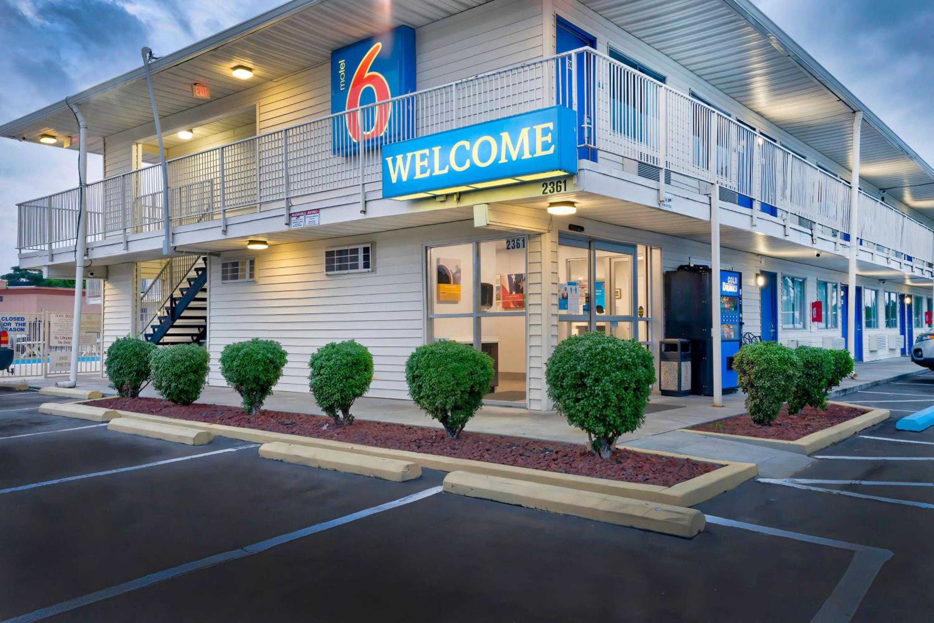 Motel 6-Lumberton, NC