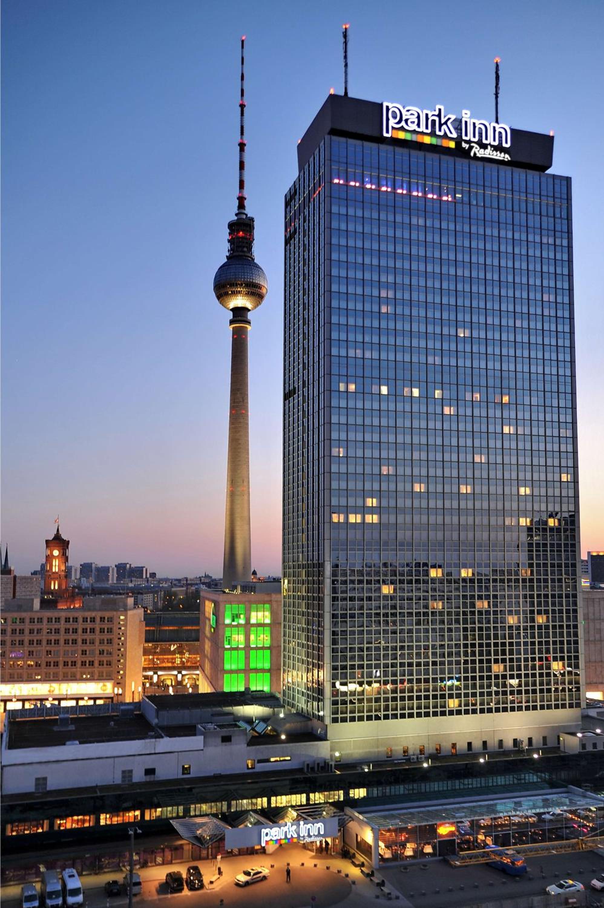 Hotel Park Inn by Radisson Berlin Alexanderplatz - Image 1