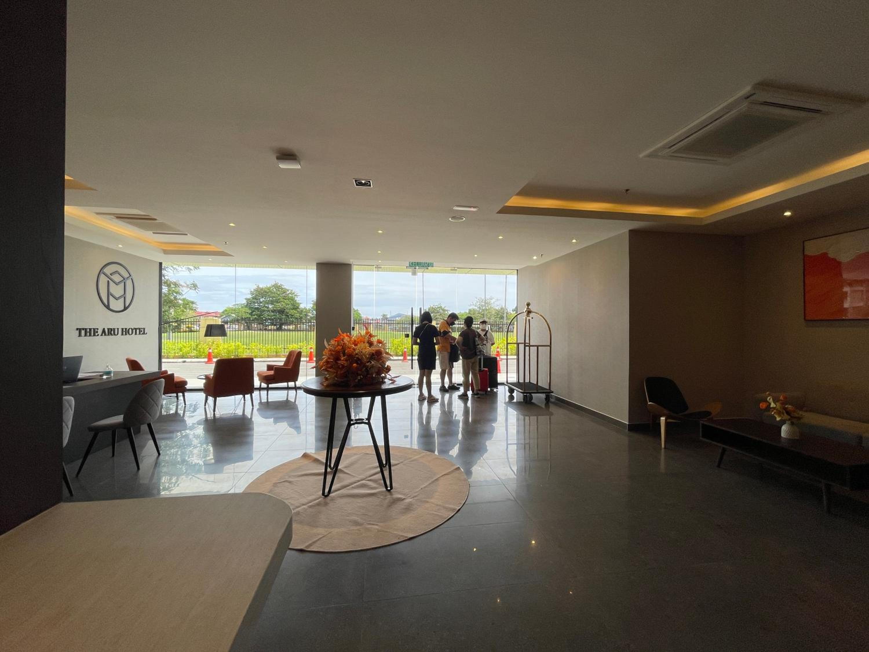 Aru Suites HOMESTAY WIFI,Carpark,24h Check in,Water Filter by R2 Residence photo 6