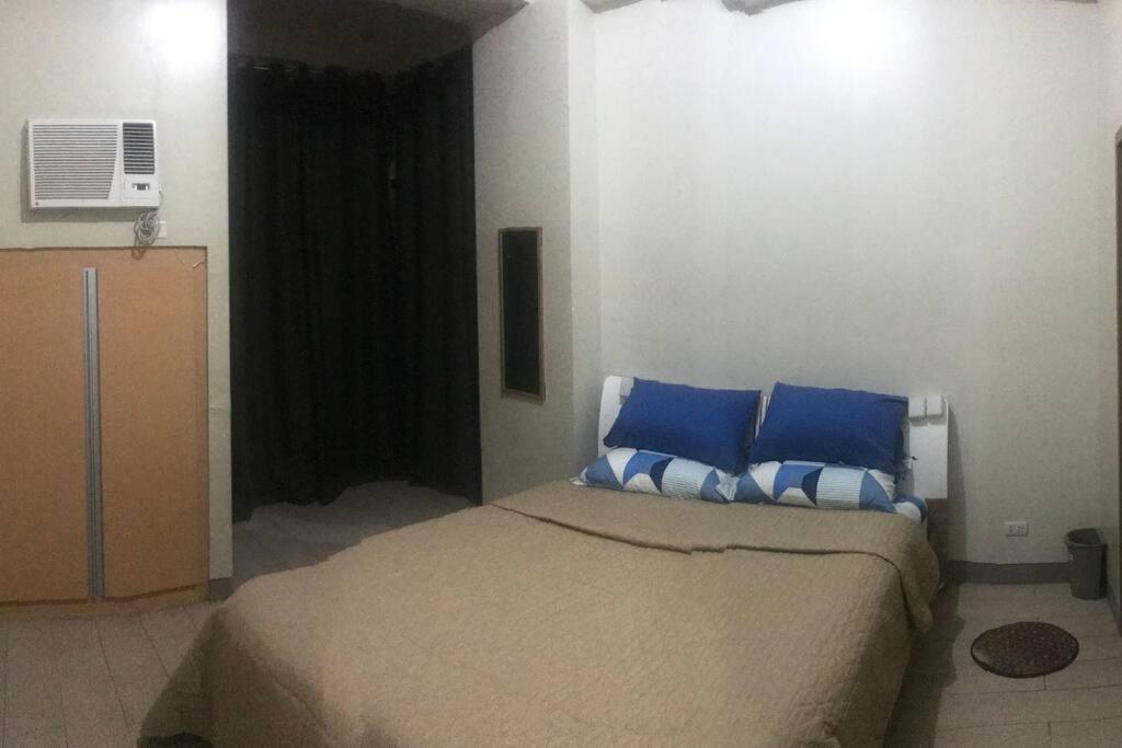 Lovely 2 Bed Room condo infront of NAIA Terminal 3 view 5
