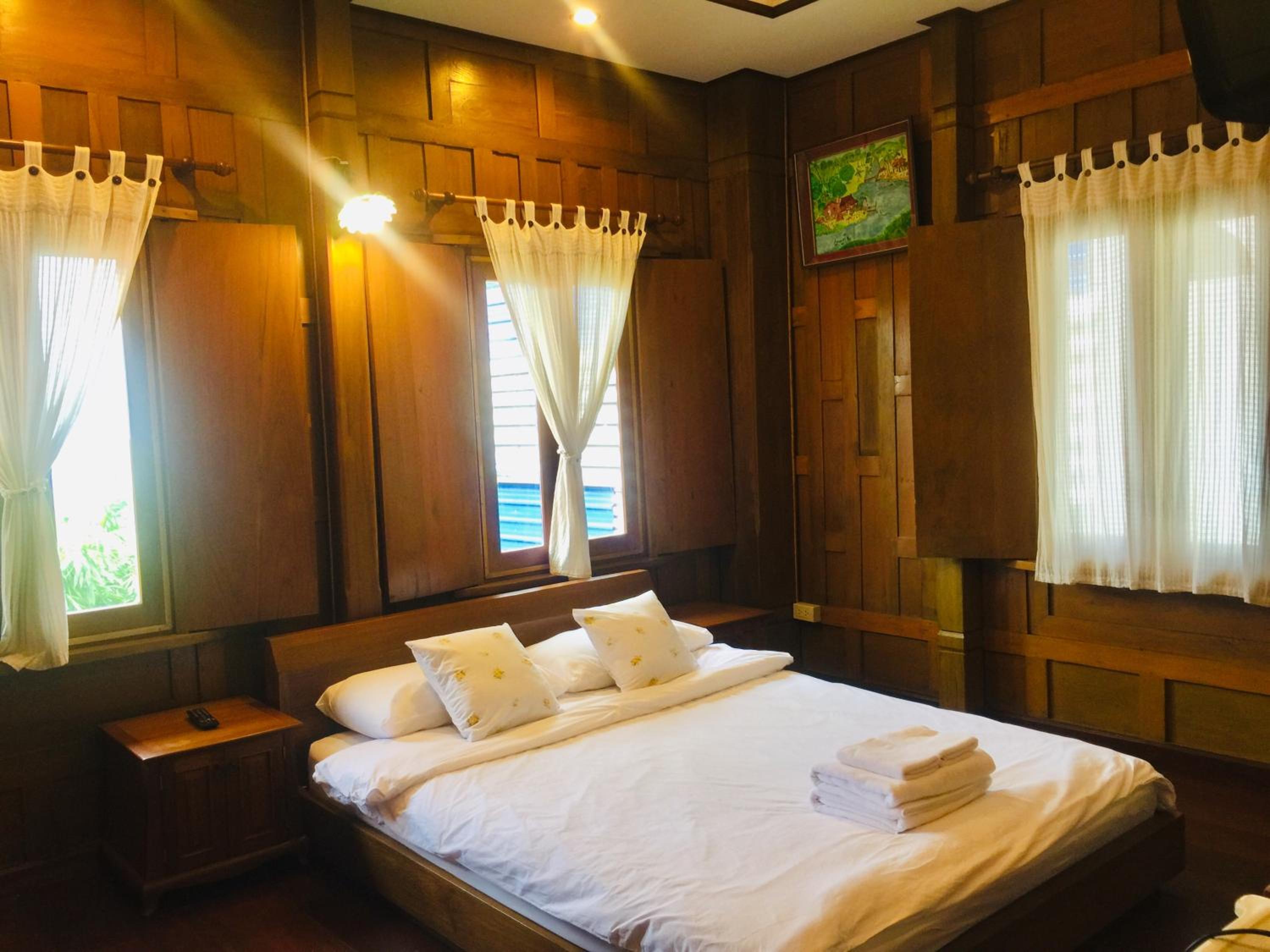 Luang Chumni Village