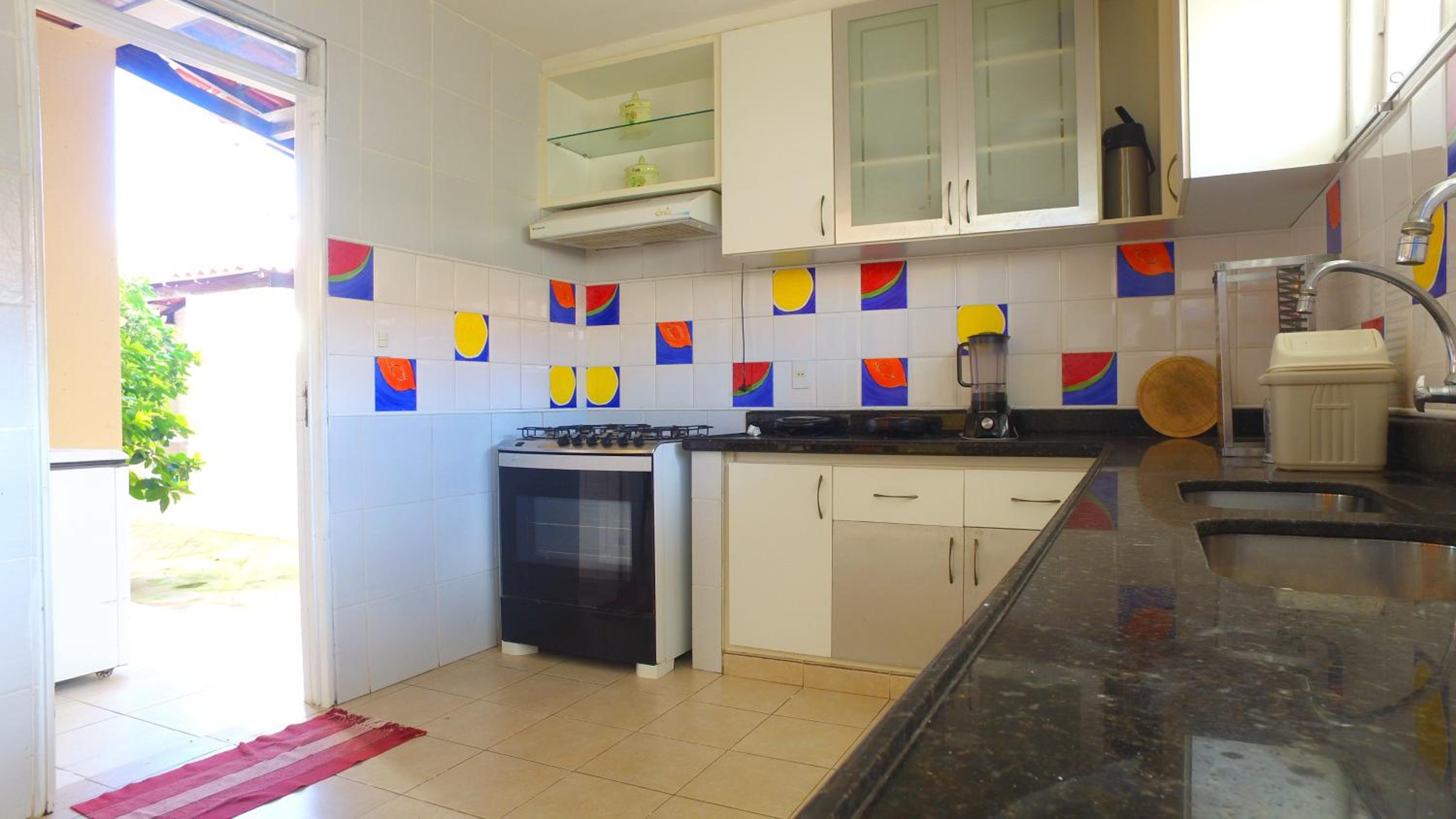 Casarão Com 3 suítes, 2 quartos, Piscina, Praia Perto