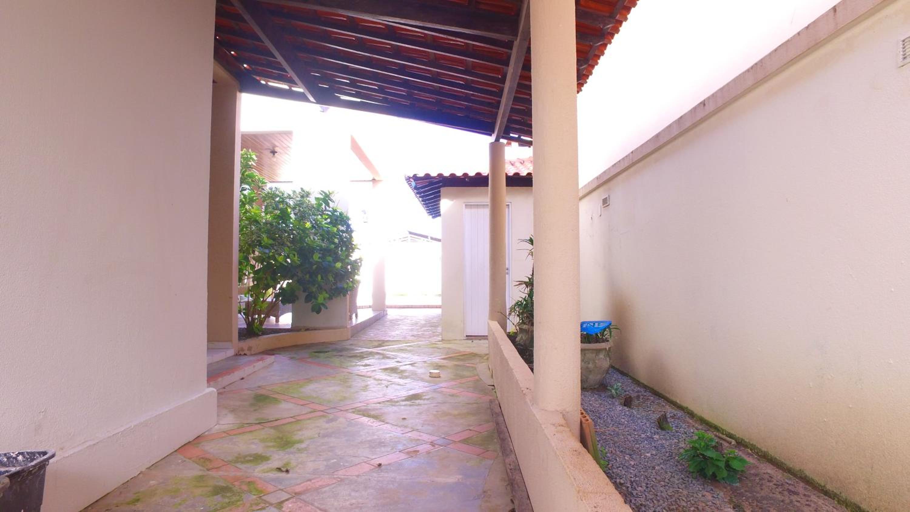 Casarão Com 3 suítes, 2 quartos, Piscina, Praia Perto
