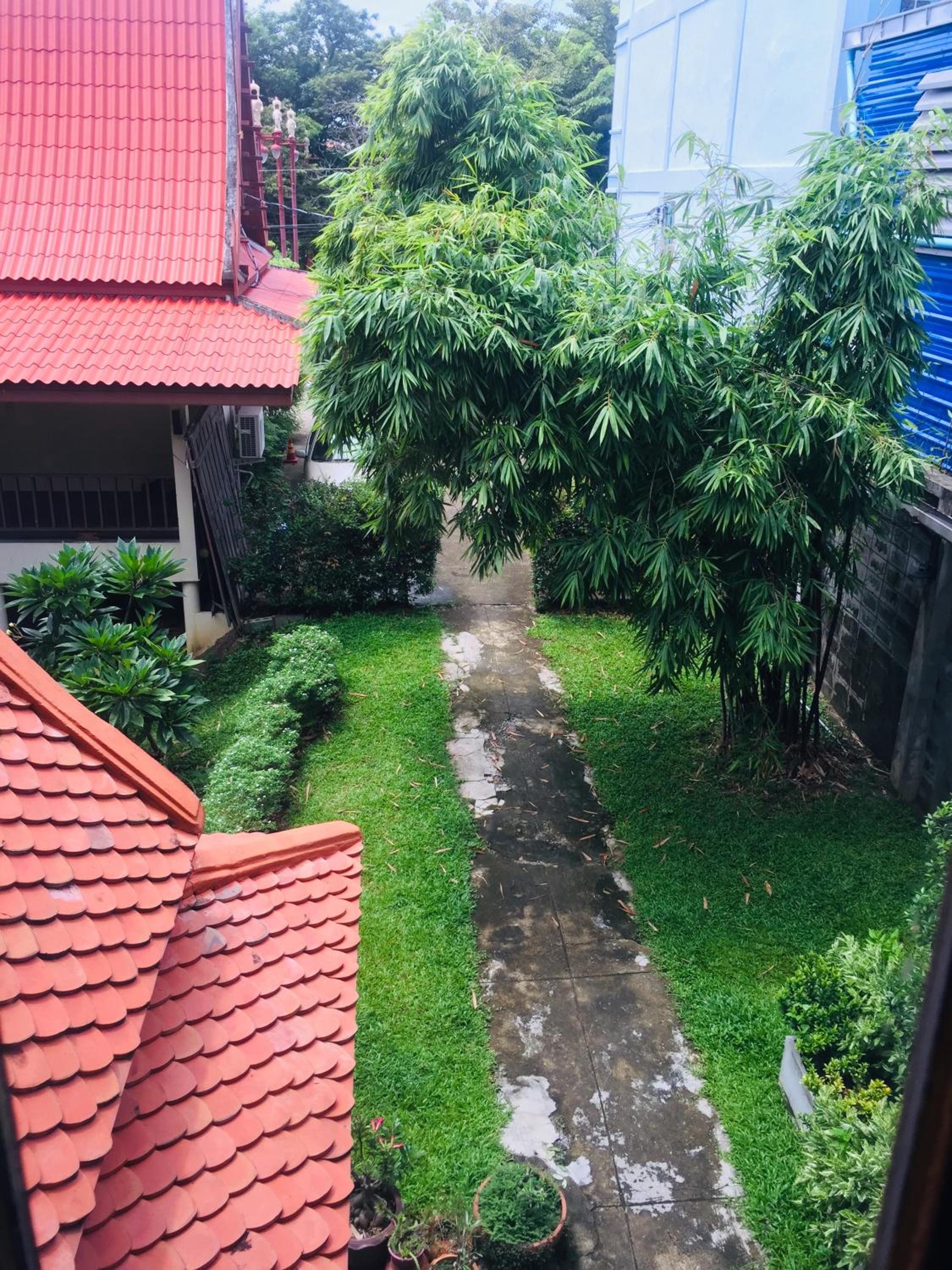 Luang Chumni Village