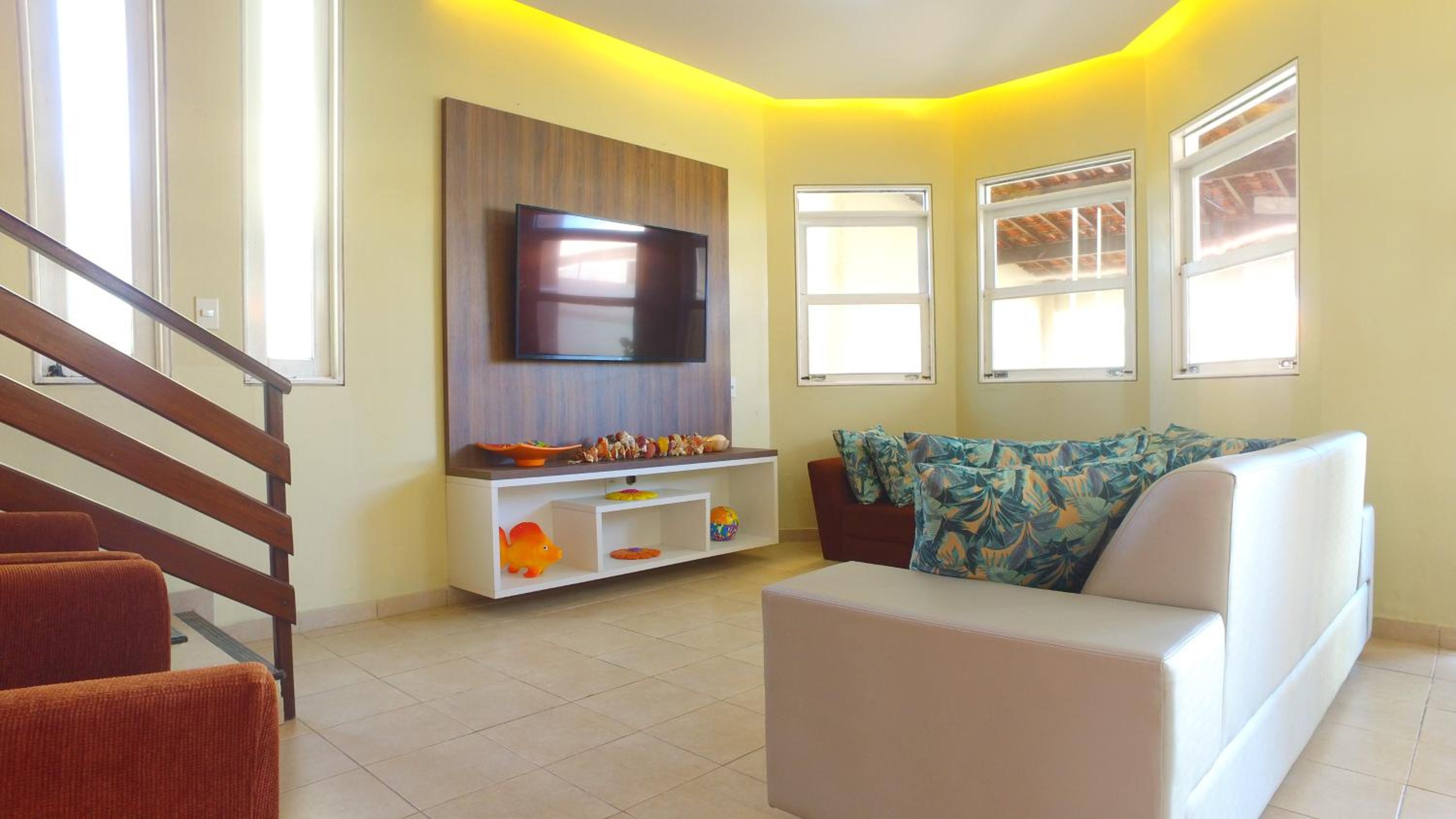 Casarão Com 3 suítes, 2 quartos, Piscina, Praia Perto