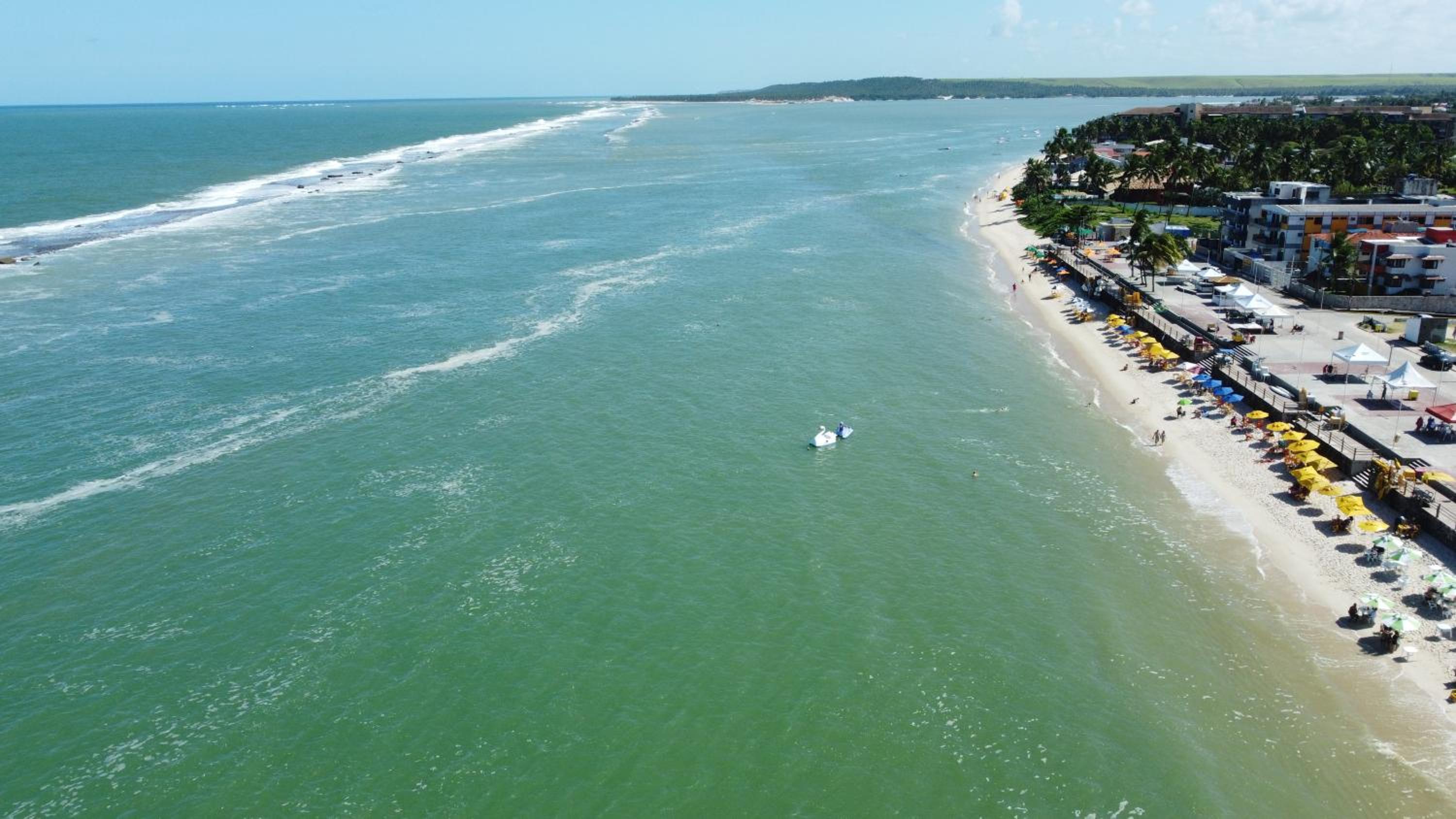 Casarão Com 3 suítes, 2 quartos, Piscina, Praia Perto