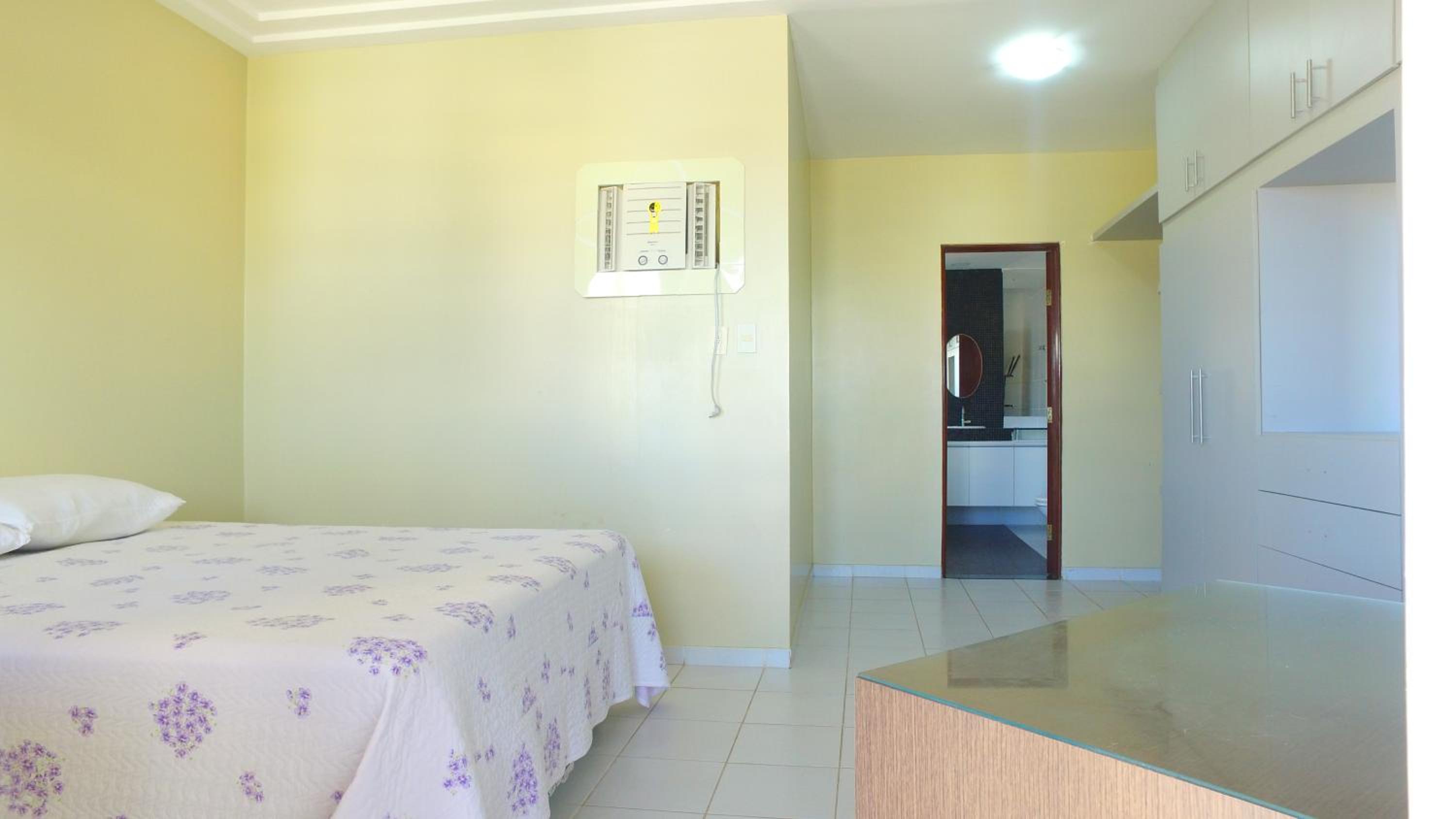 Casarão Com 3 suítes, 2 quartos, Piscina, Praia Perto