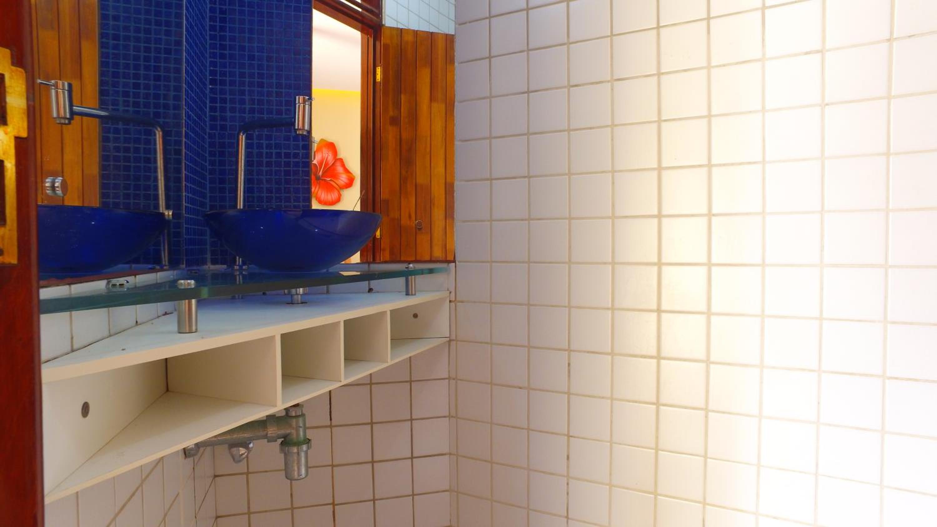 Casarão Com 3 suítes, 2 quartos, Piscina, Praia Perto