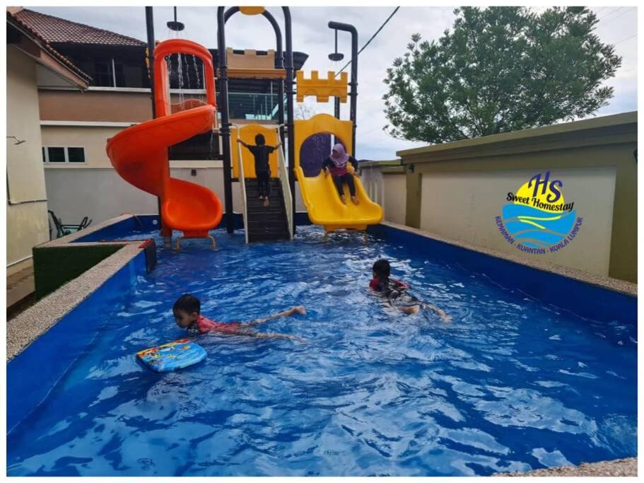 Private Water Park at Cozy House HS Sweet Homestay photo 6