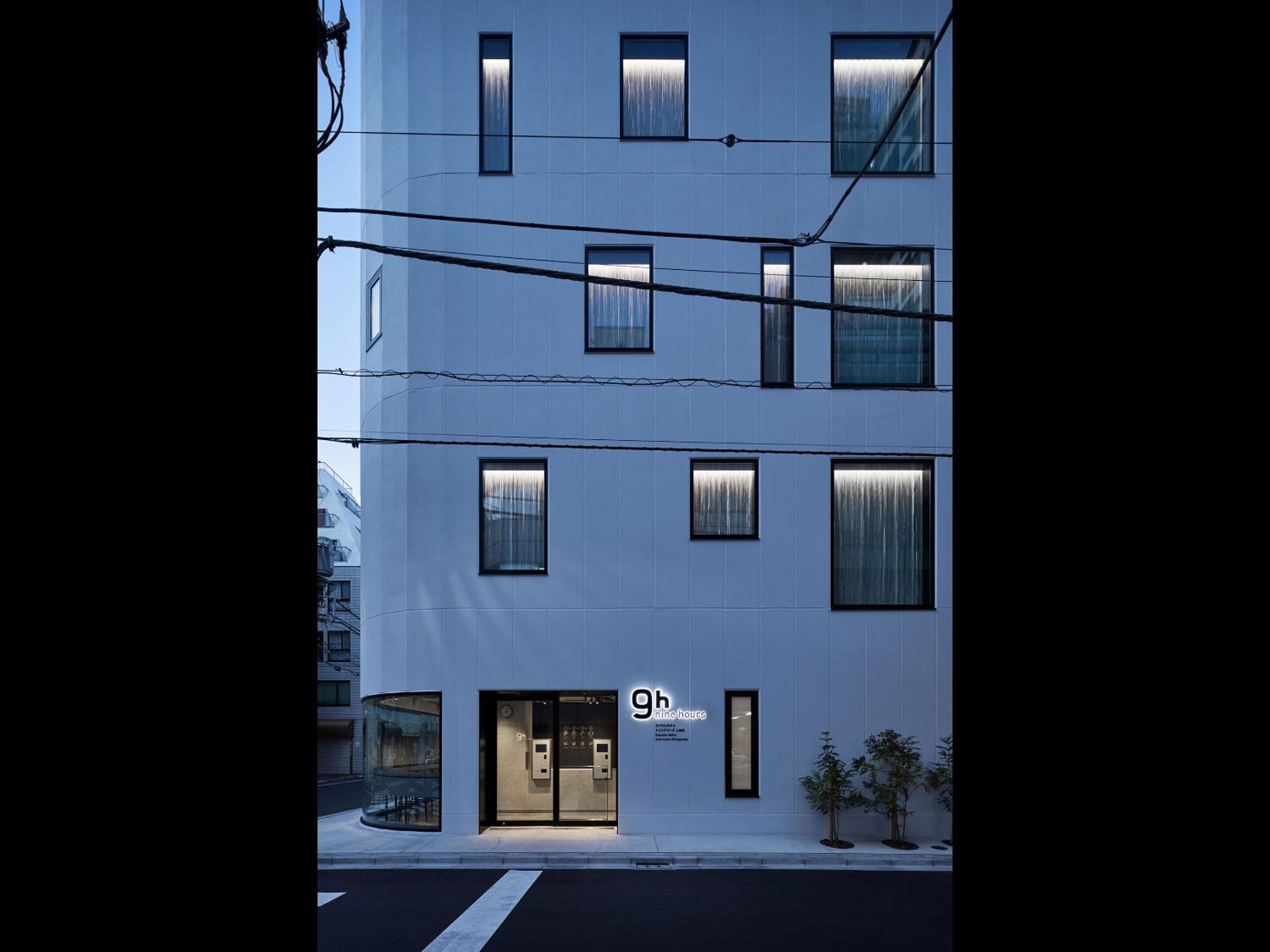 9h nine hours Ningyocho, Tokyo, photo 5 of 35