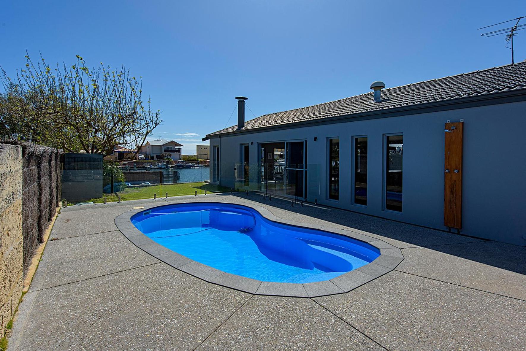 Aqua Tides- Family Home with Pool