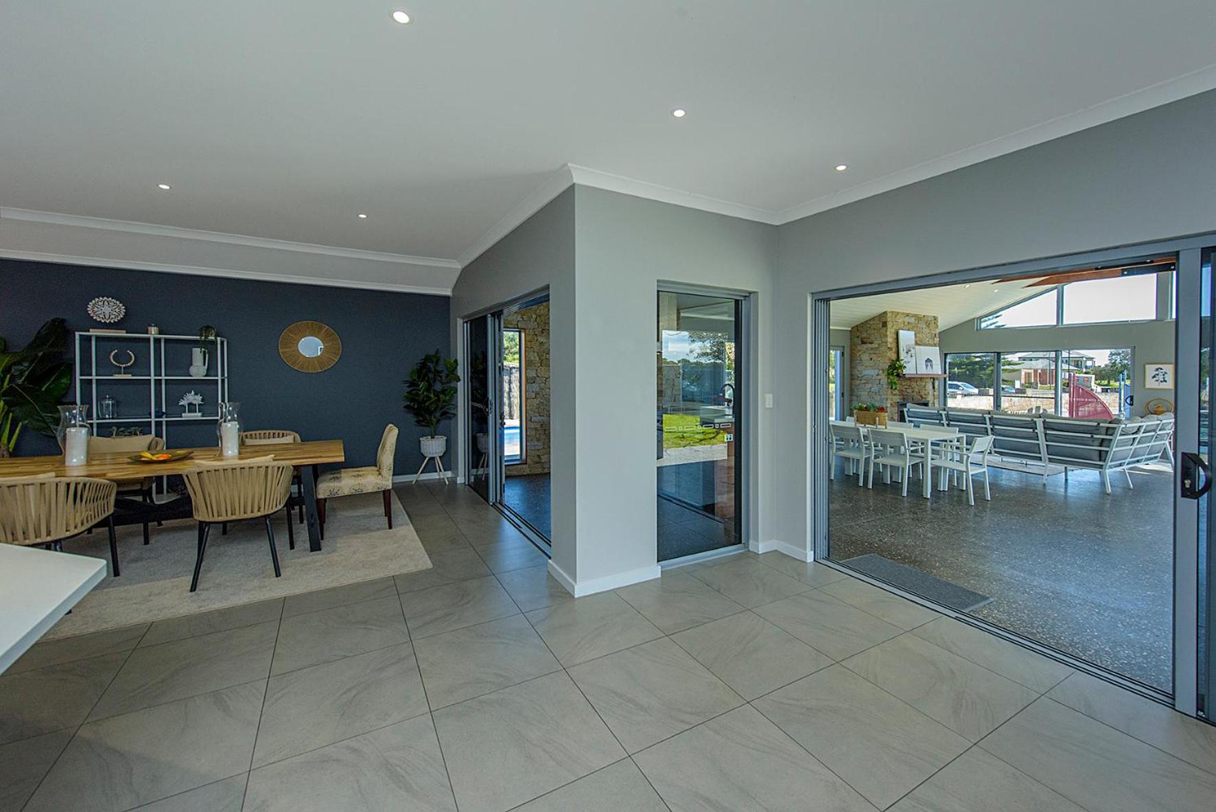 Aqua Tides- Family Home with Pool