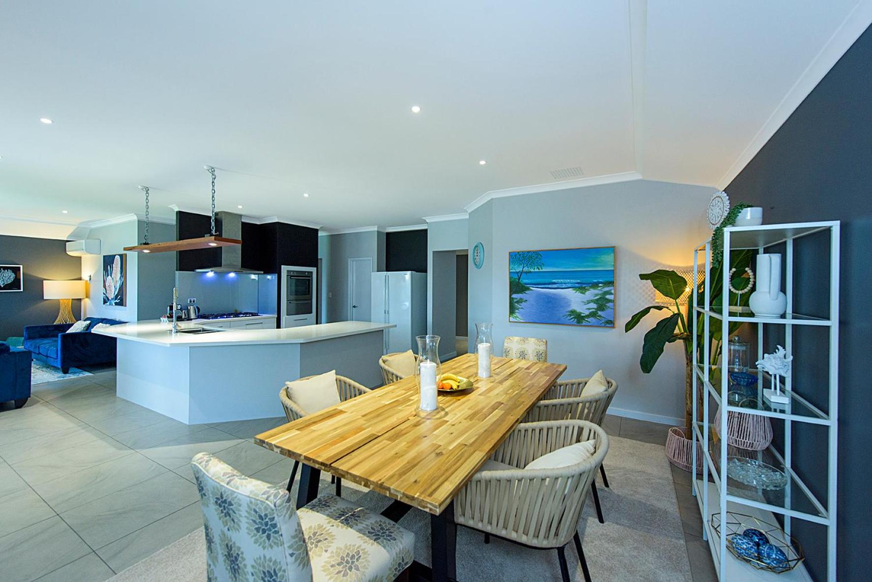 Aqua Tides- Family Home with Pool