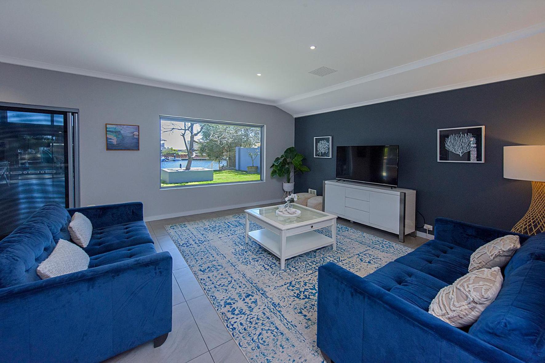 Aqua Tides- Family Home with Pool