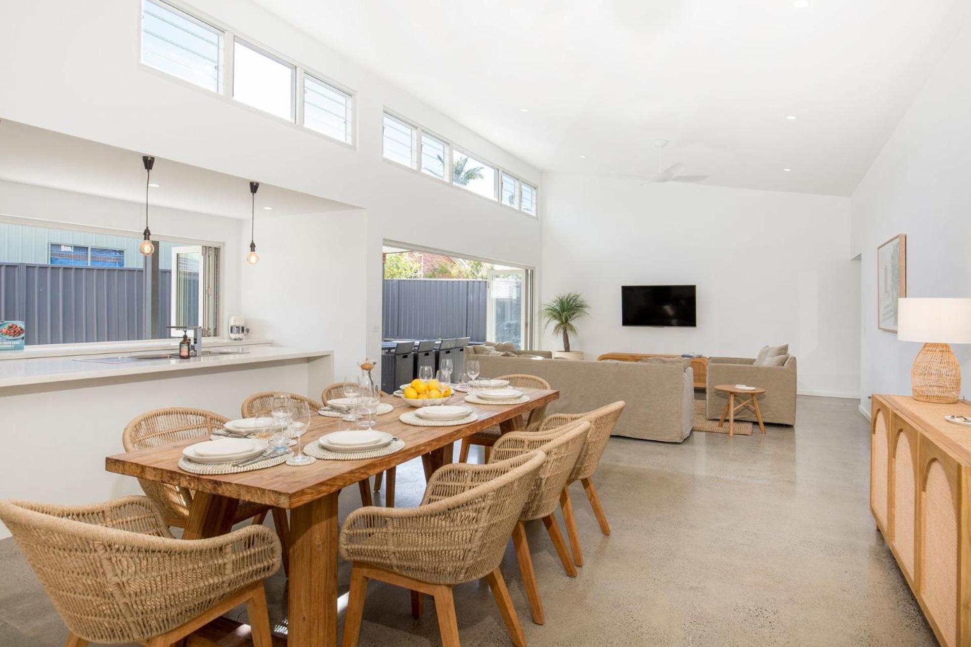 Bathers Pet Friendly 4 Mins Walk to Beach