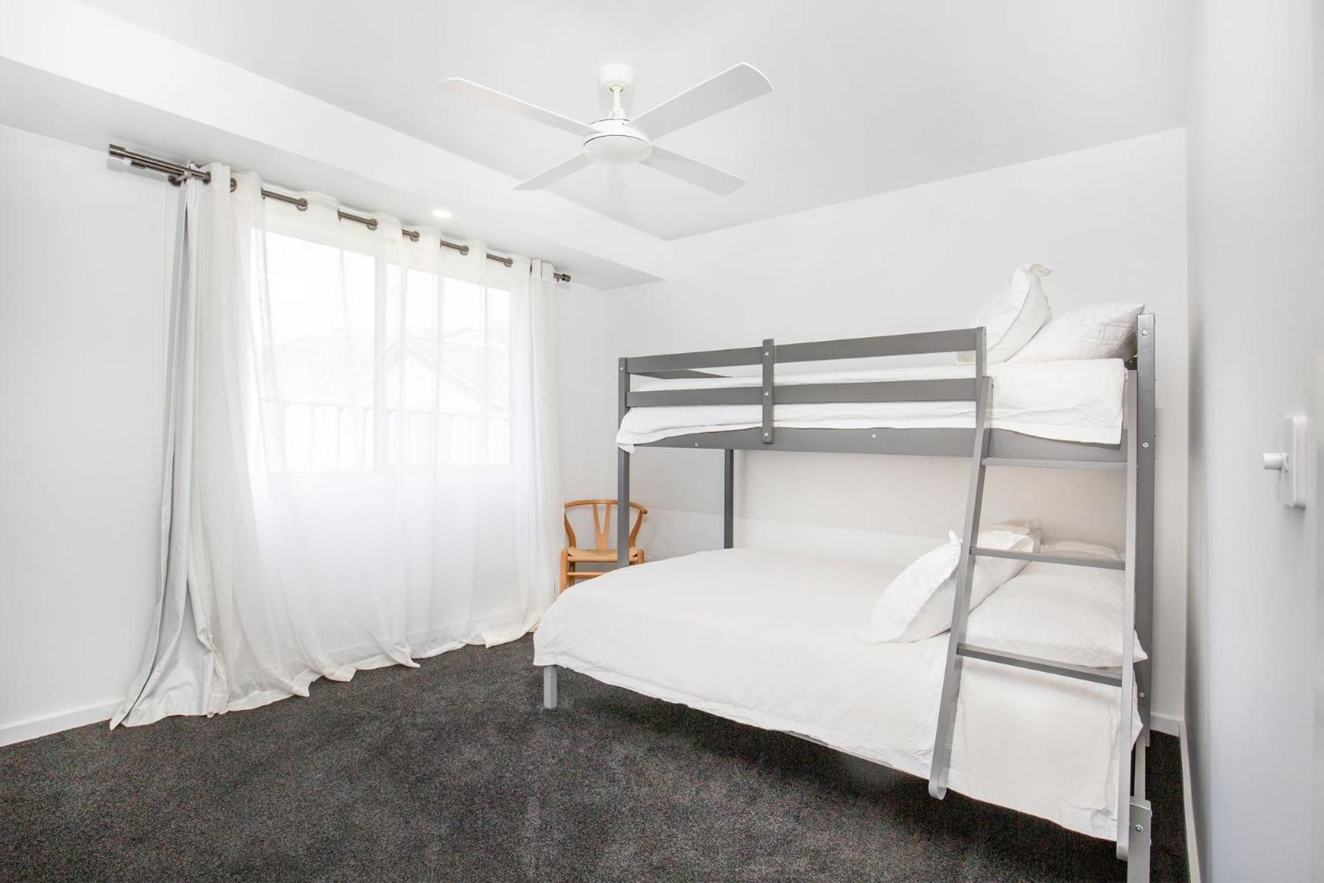Bathers Pet Friendly 4 Mins Walk to Beach