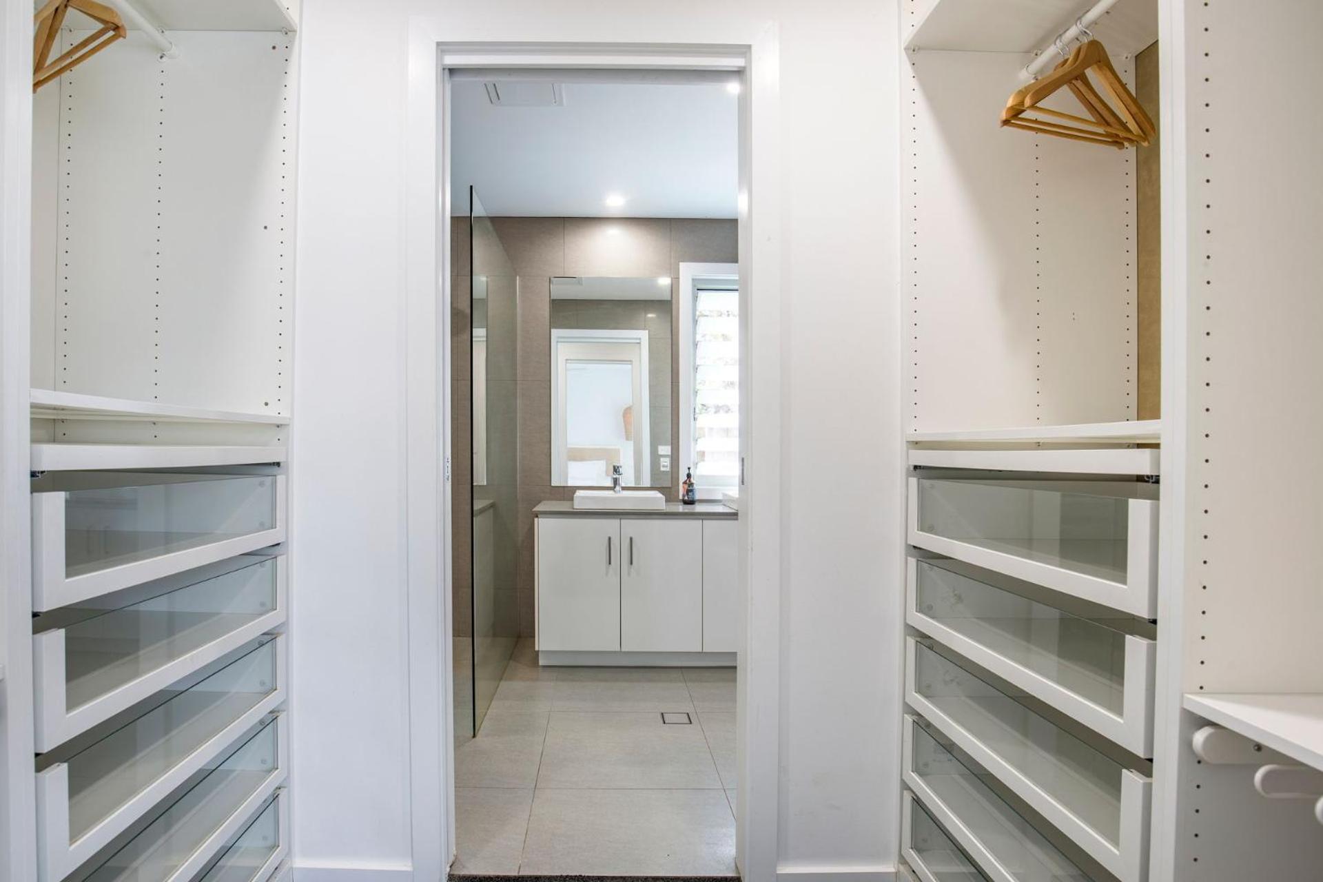 Bathers Pet Friendly 4 Mins Walk to Beach