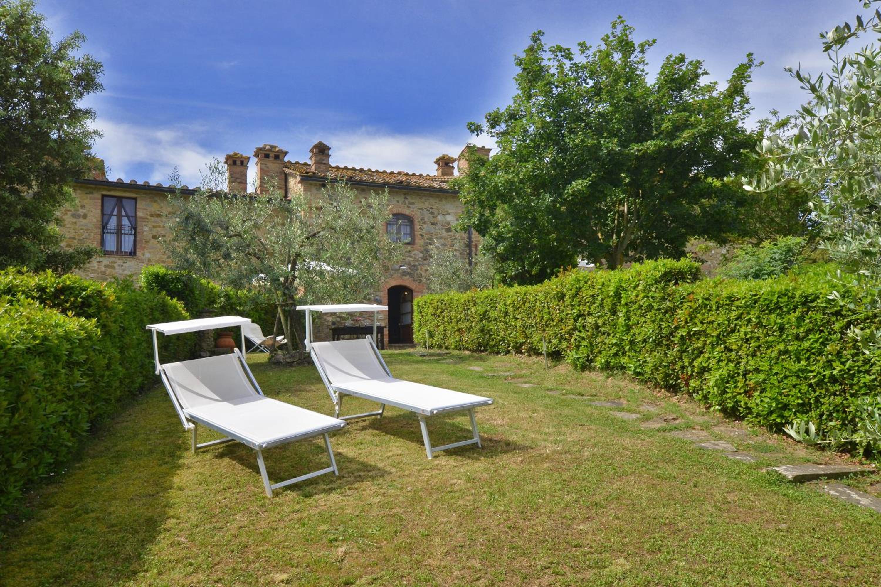 Pozzovecchio - Happy Rentals - main view