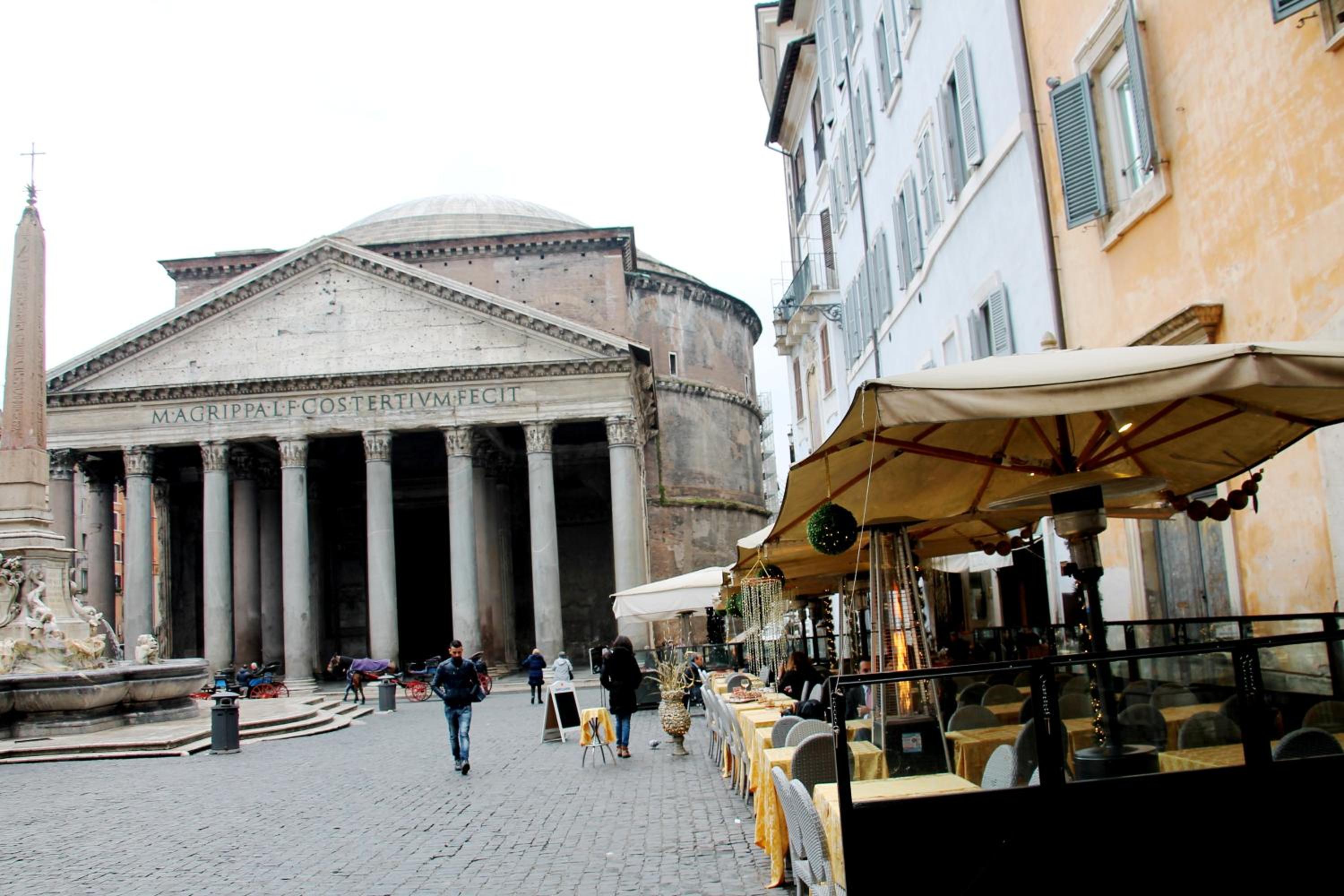 Di Rienzo Pantheon Palace