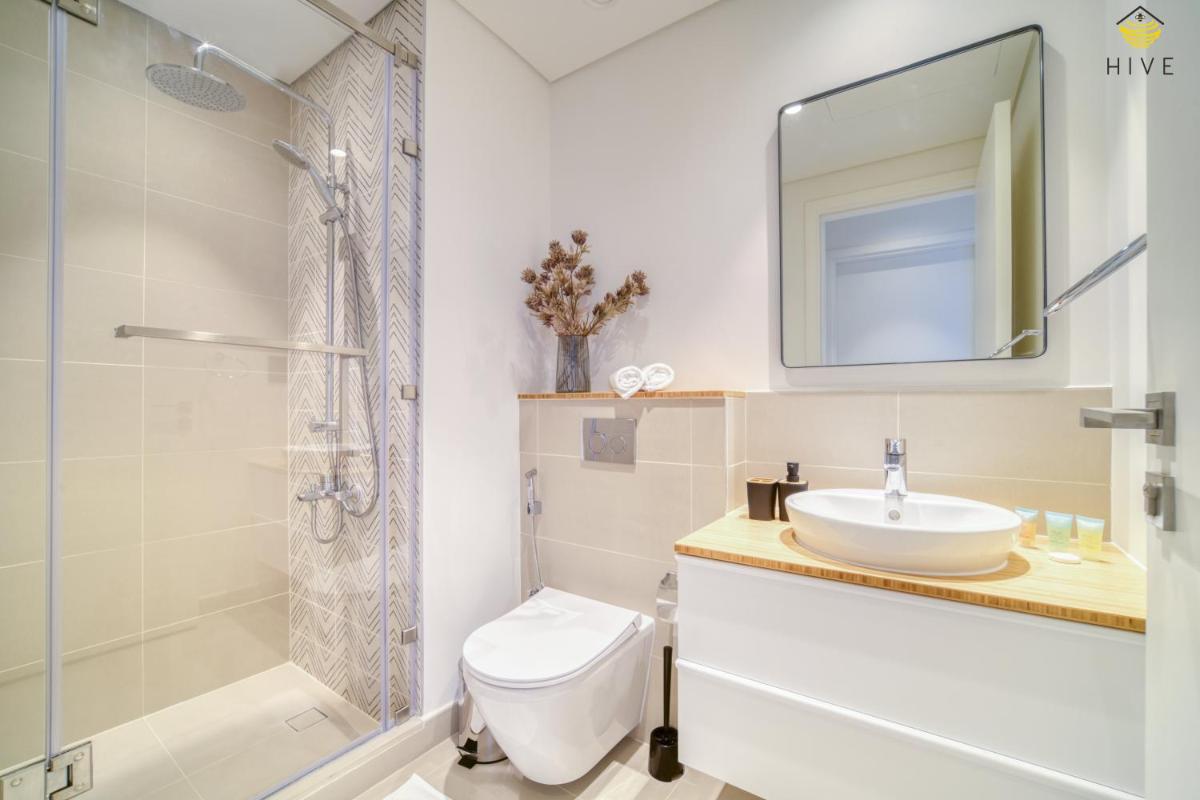 Beautiful 1 Bedroom apartment in Collective 2.0